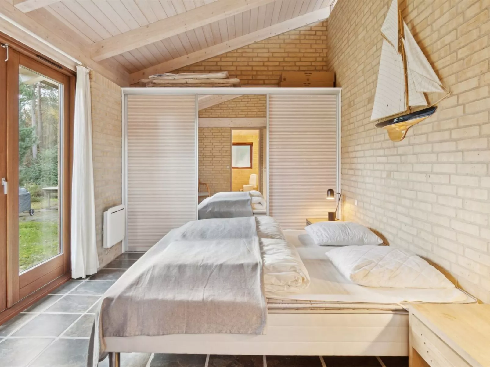 "Jorid" -  from the sea-Inside