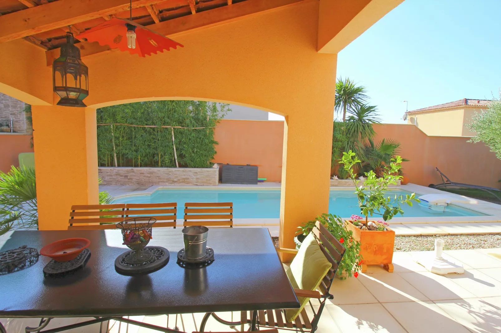 Belle maison de vacances avec piscine privée-Terrasse / balcon