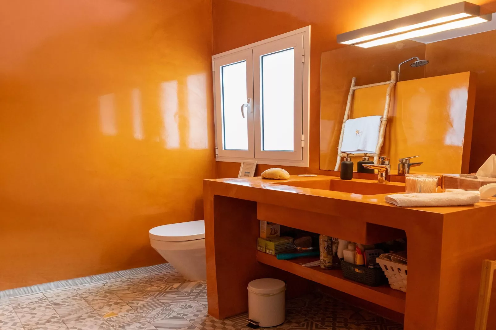 CT 385 AL - Faro's Soulrise Villa - Mojacar - Pool & Artistic Flair close to the Beach-Bathroom