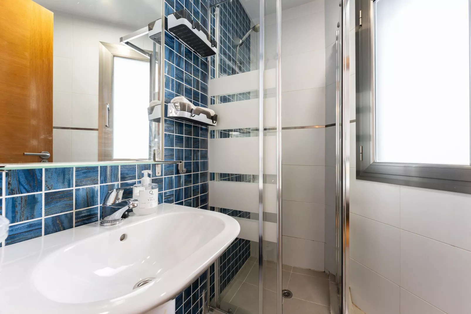 CT 378 - Faro's Malaga Citycenter - Cityapartment for 4 with parking-Badezimmer