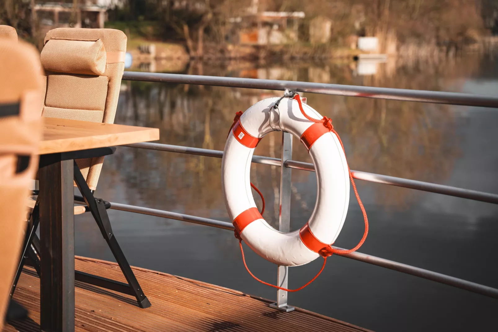 Hausboot in Höxter-Terrasse/Balkon