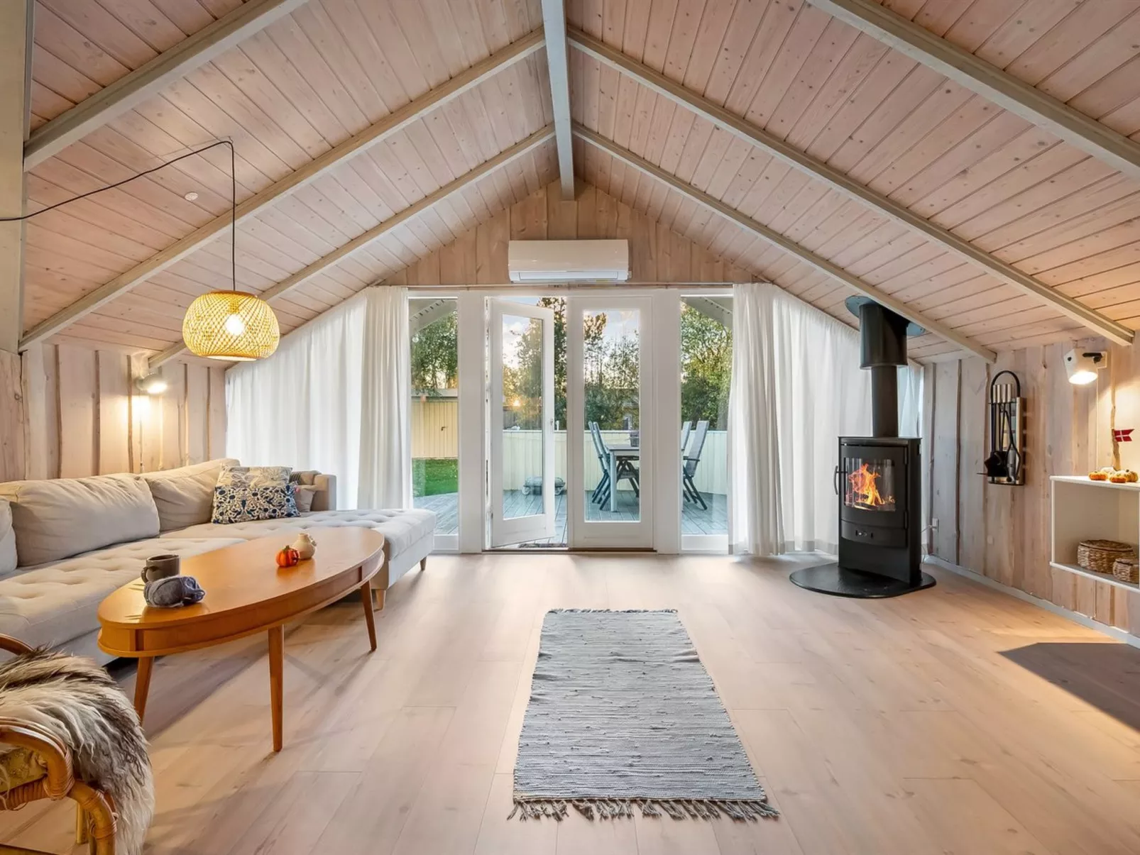 "Lenny" - 500m from the sea-Inside