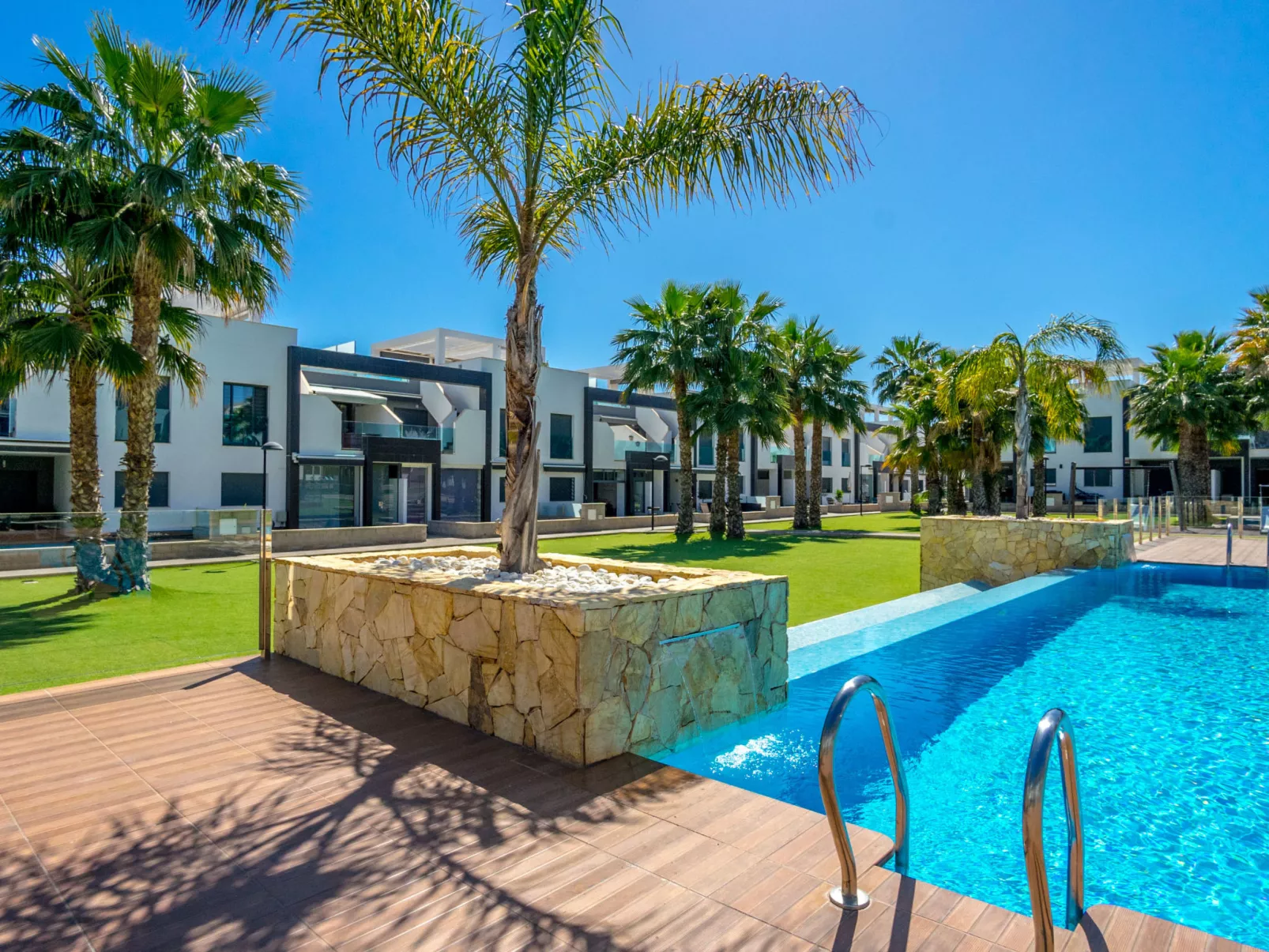 Oasis Beach 1-Draußen