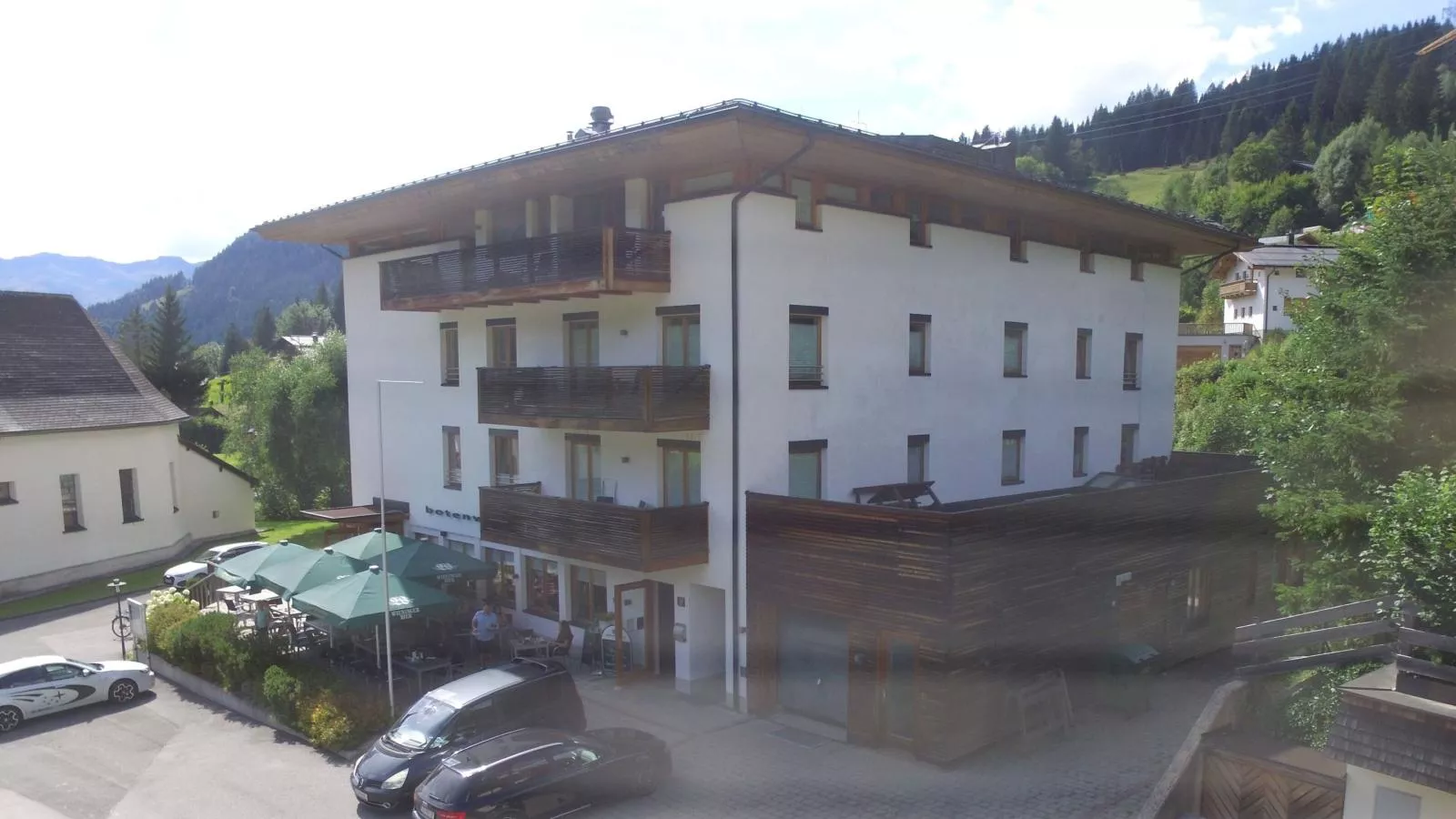 Kirchenstüberl-Außenbereich Sommer