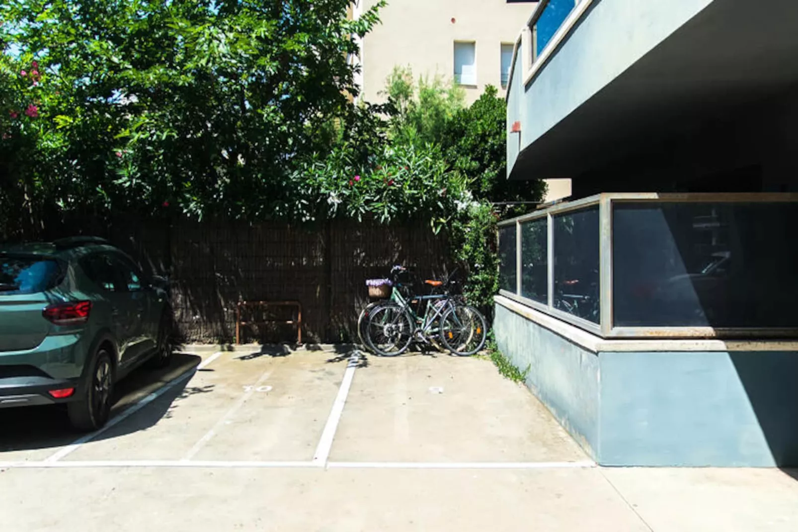 Appartements à Roses-Untagged