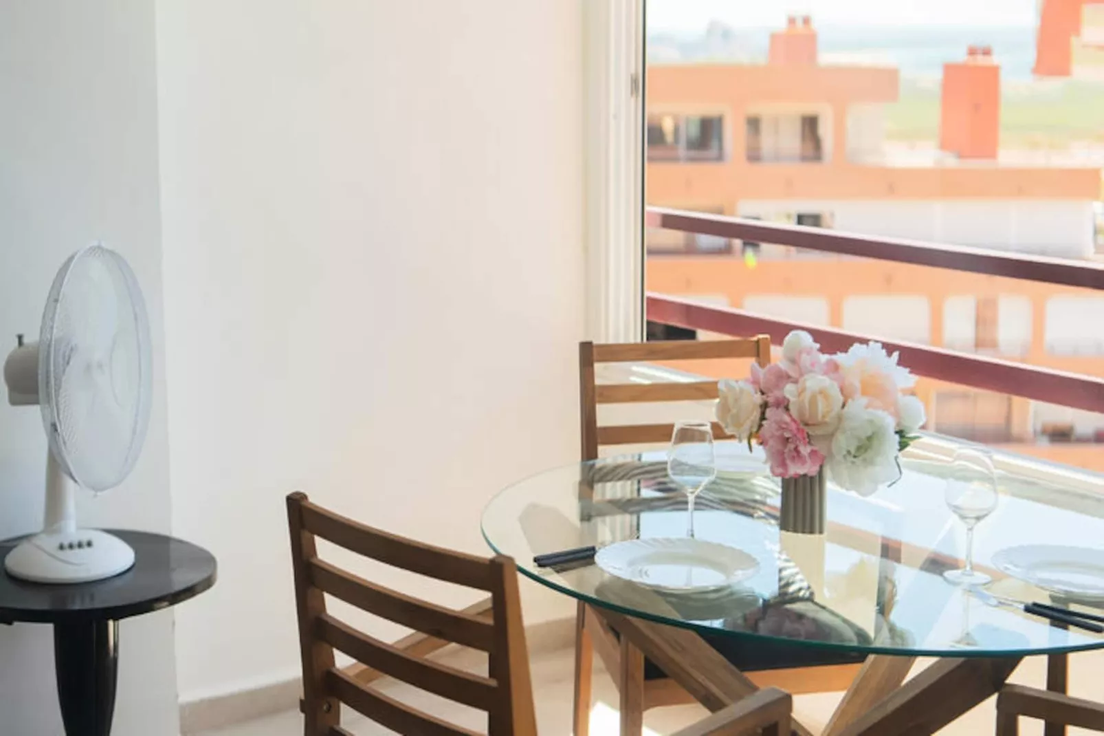 Studio à Roses-Untagged