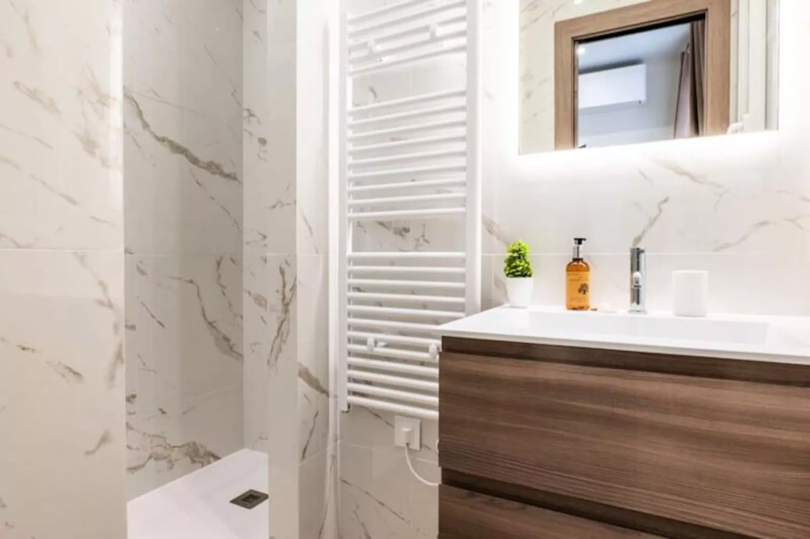 Résidence Rare ! Rez-de-jardin 10 Minutes &agrave; Pied Du Centre-Non tagué