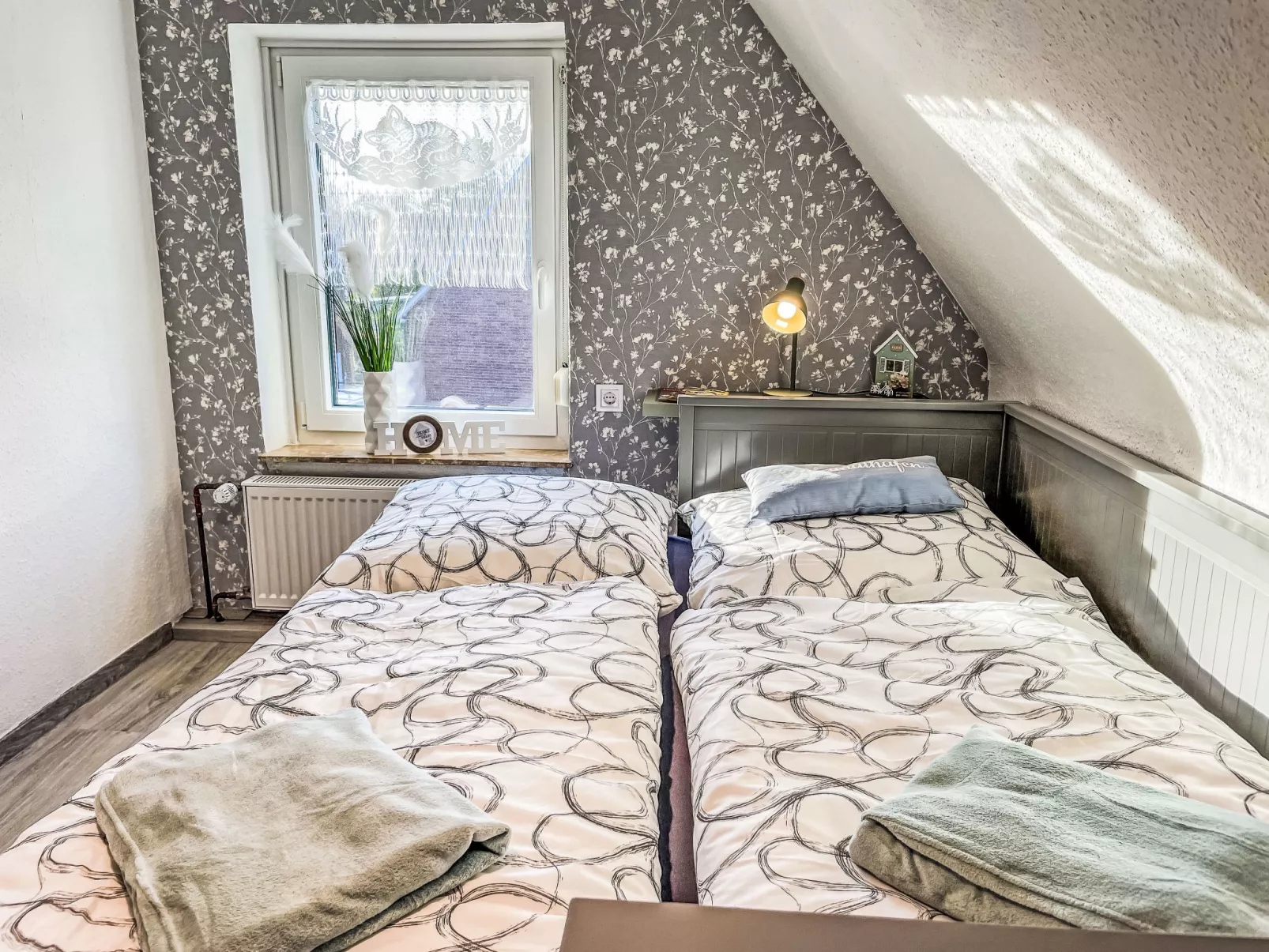 Die Dorfperle-Dedans