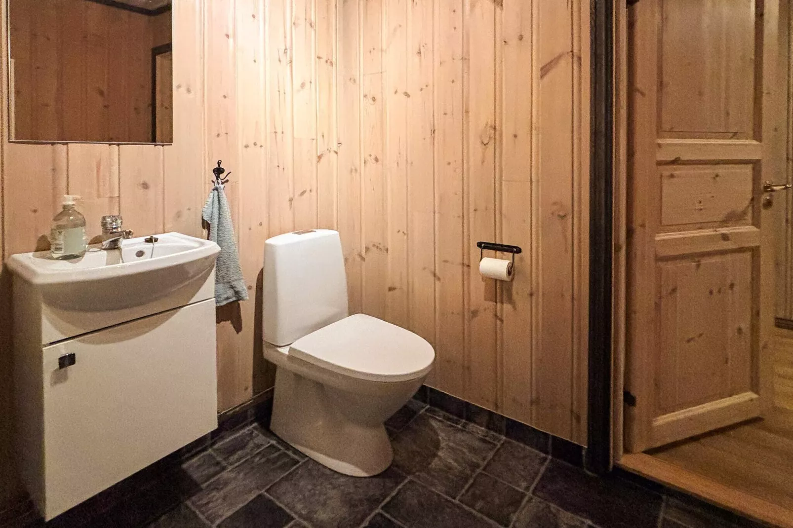 76409 TROLLHYTTA-Indoor