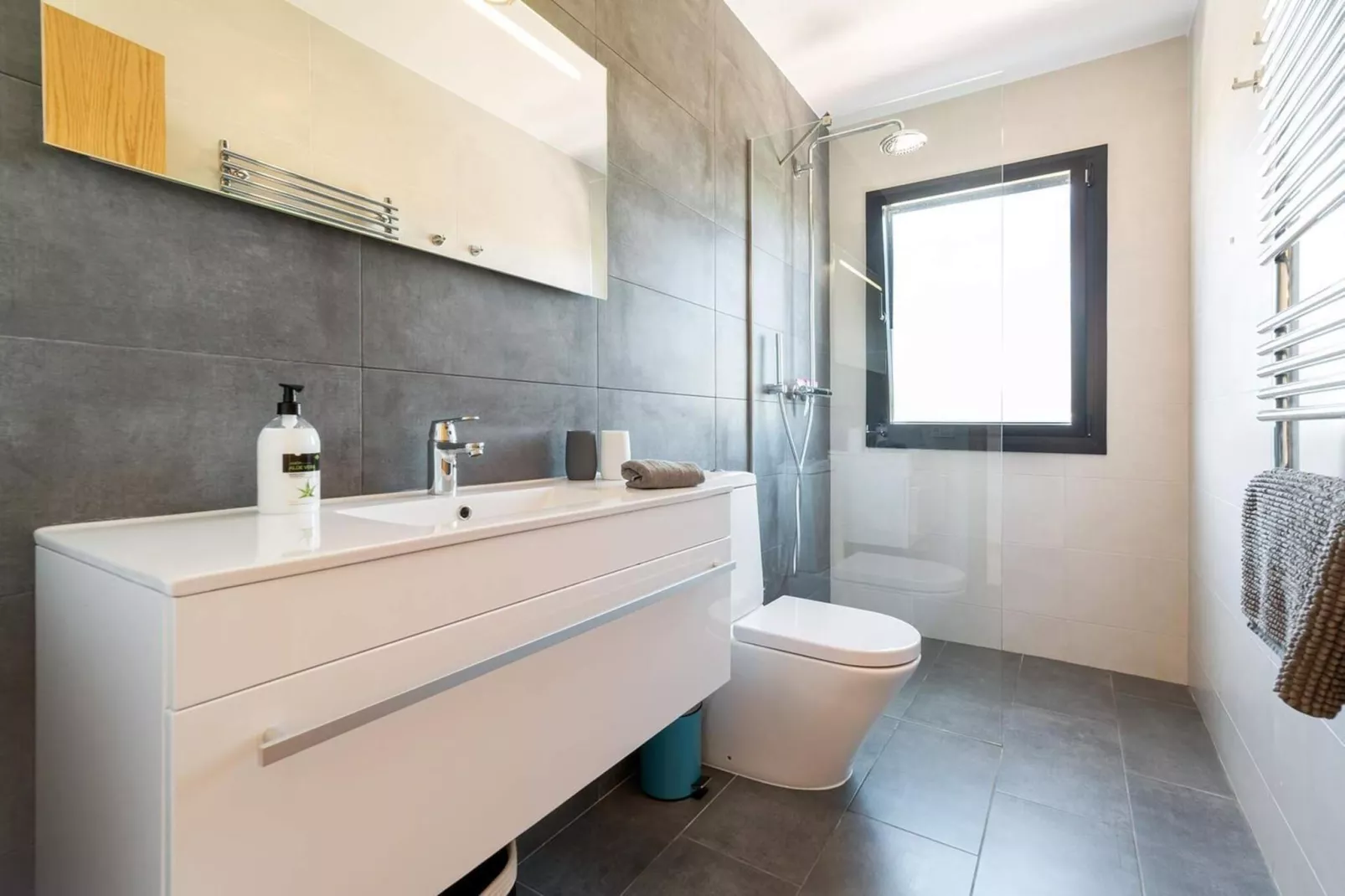 House Olivella-Bathroom
