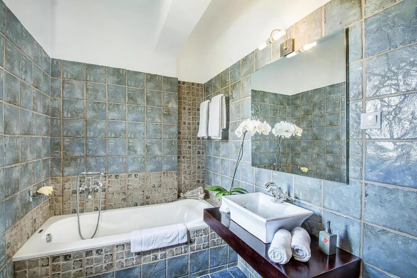 Holiday home, Pemonia--Bathroom