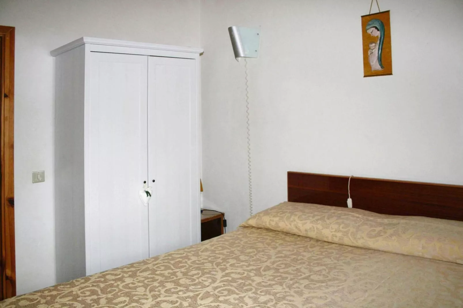 Ferienhaus Fiorenzuola Acacie Montemaggiore con piscina privata-Schlafzimmer