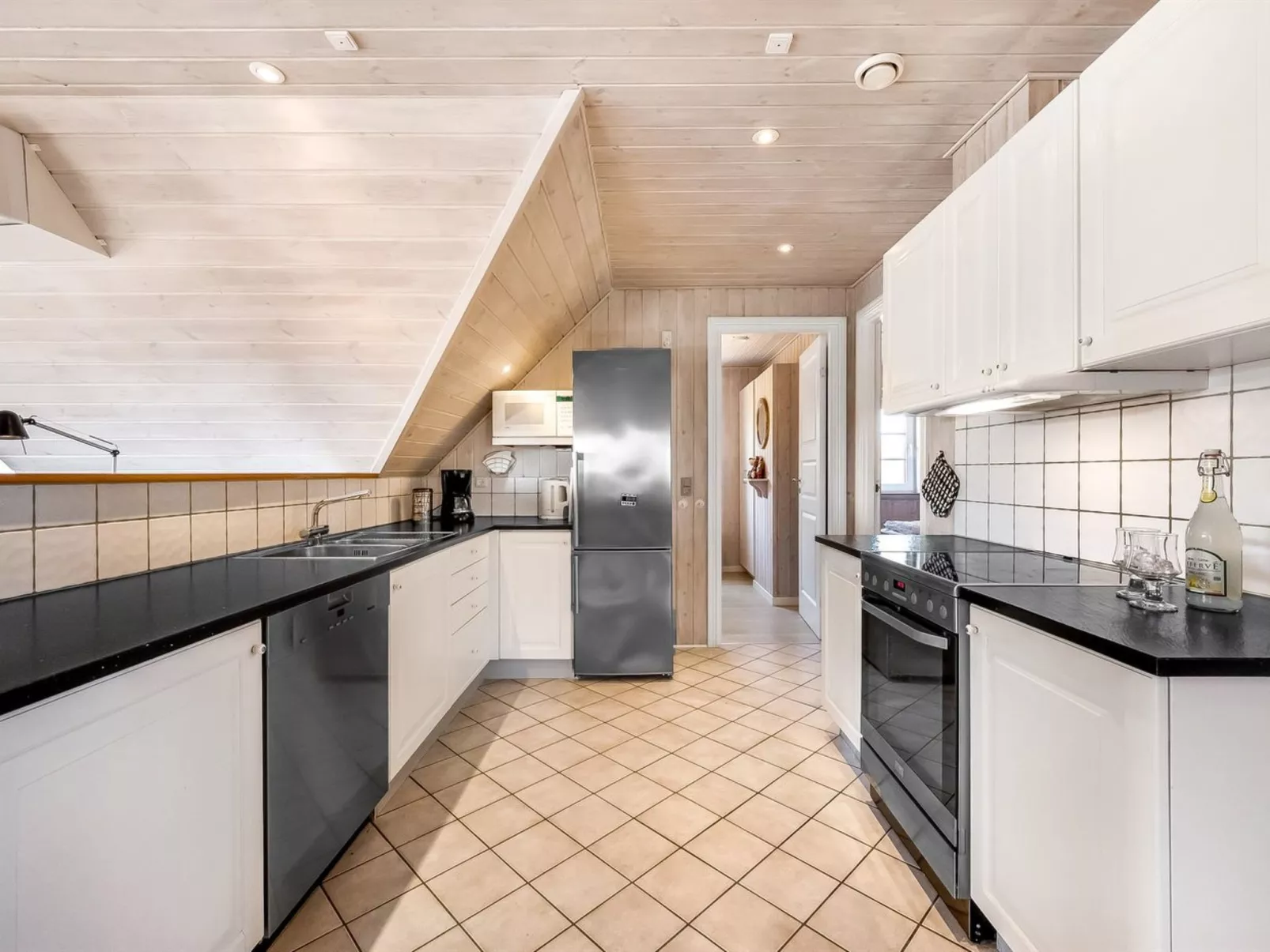 "Slava" - 250m from the sea-Inside