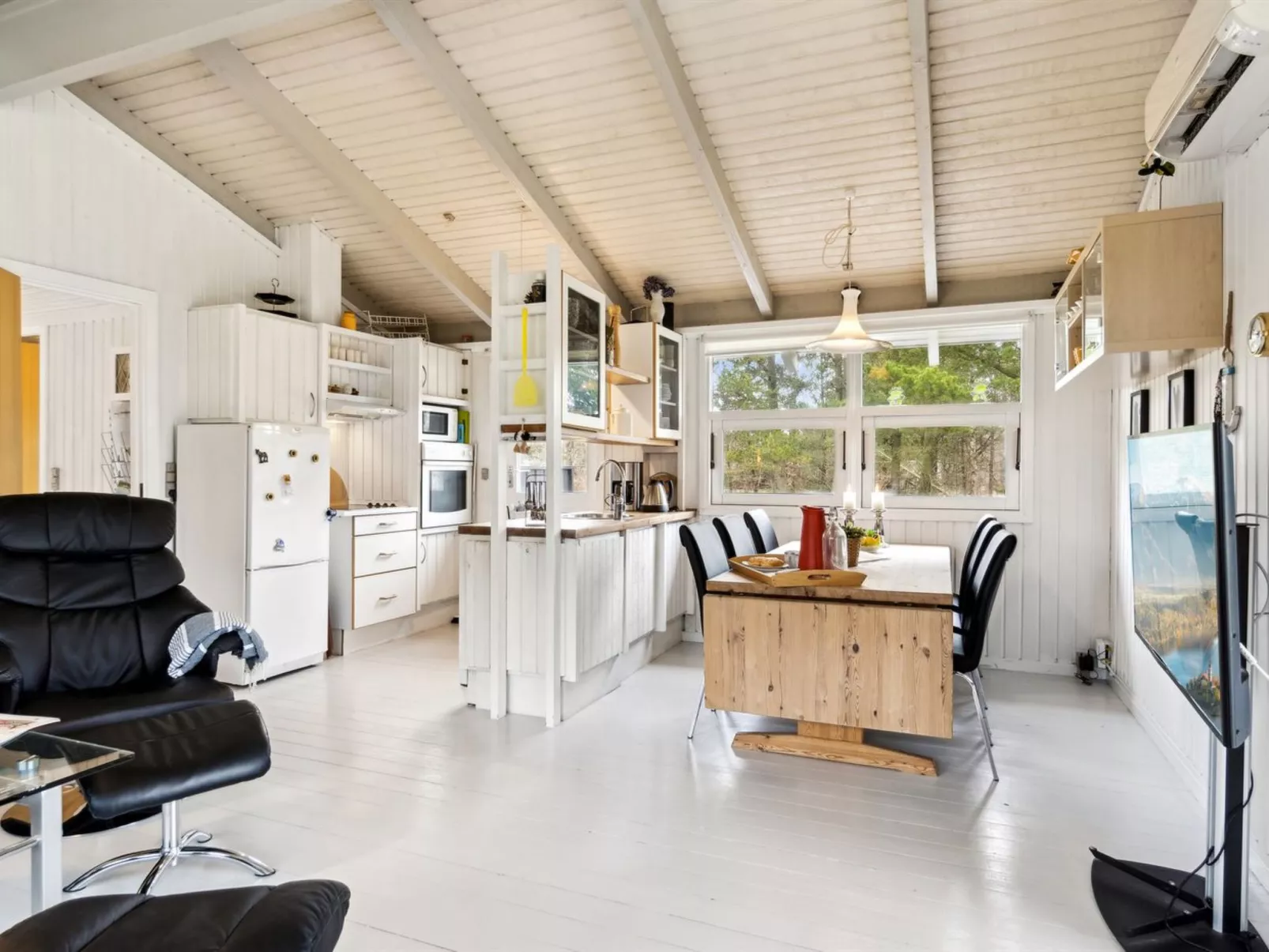 "Alvine" - 475m from the sea-Inside