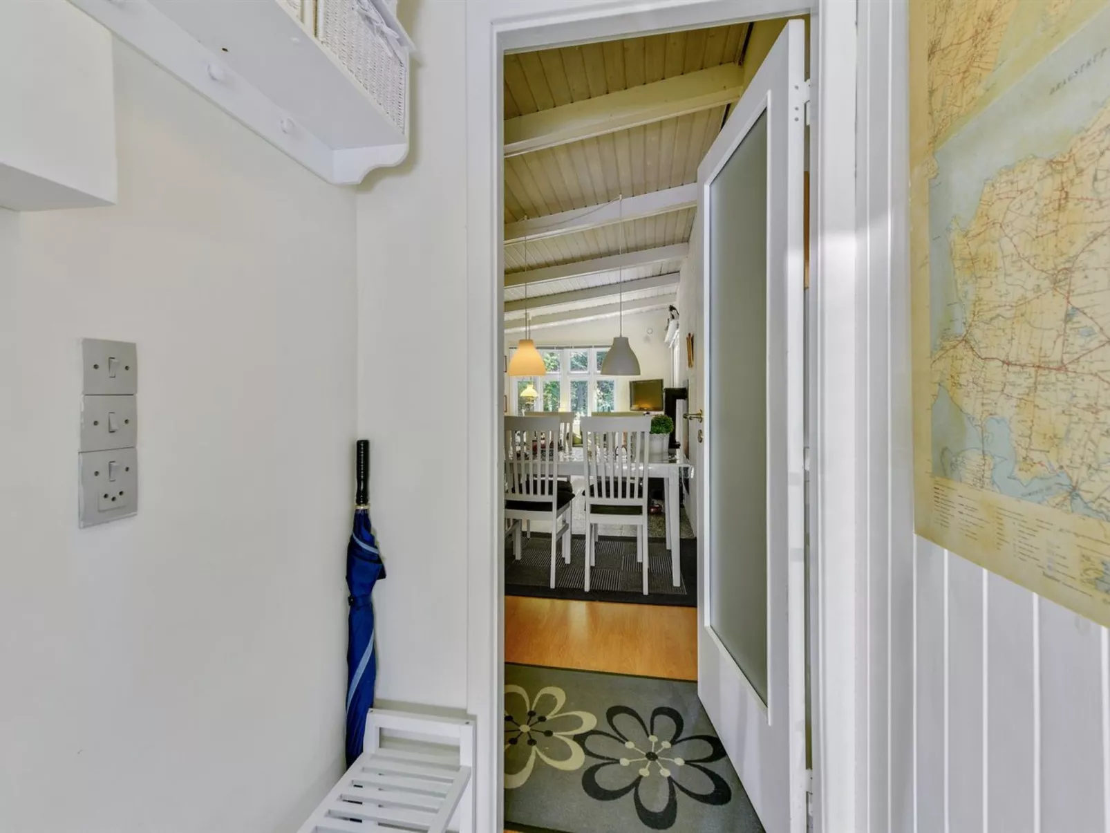 "Deik" - 2km to the fjord-Inside