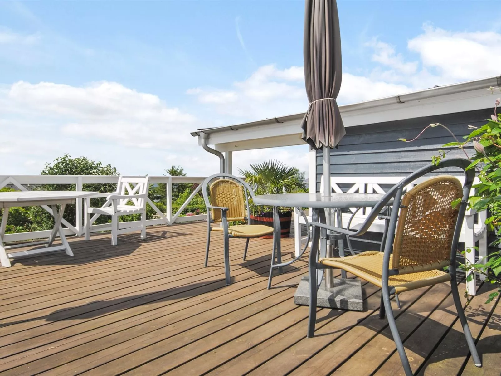 "Annabeth" - 300m to the fjord-Outside