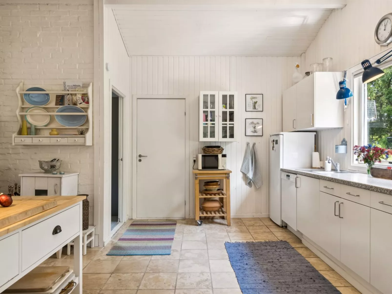 "Reika" - 1km from the sea-Inside