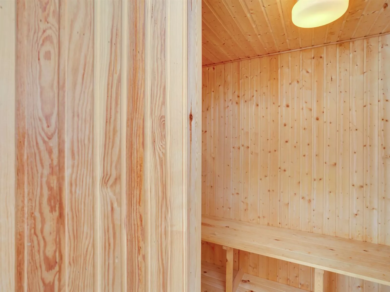 "Bernice" - 150m from the sea-Drinnen