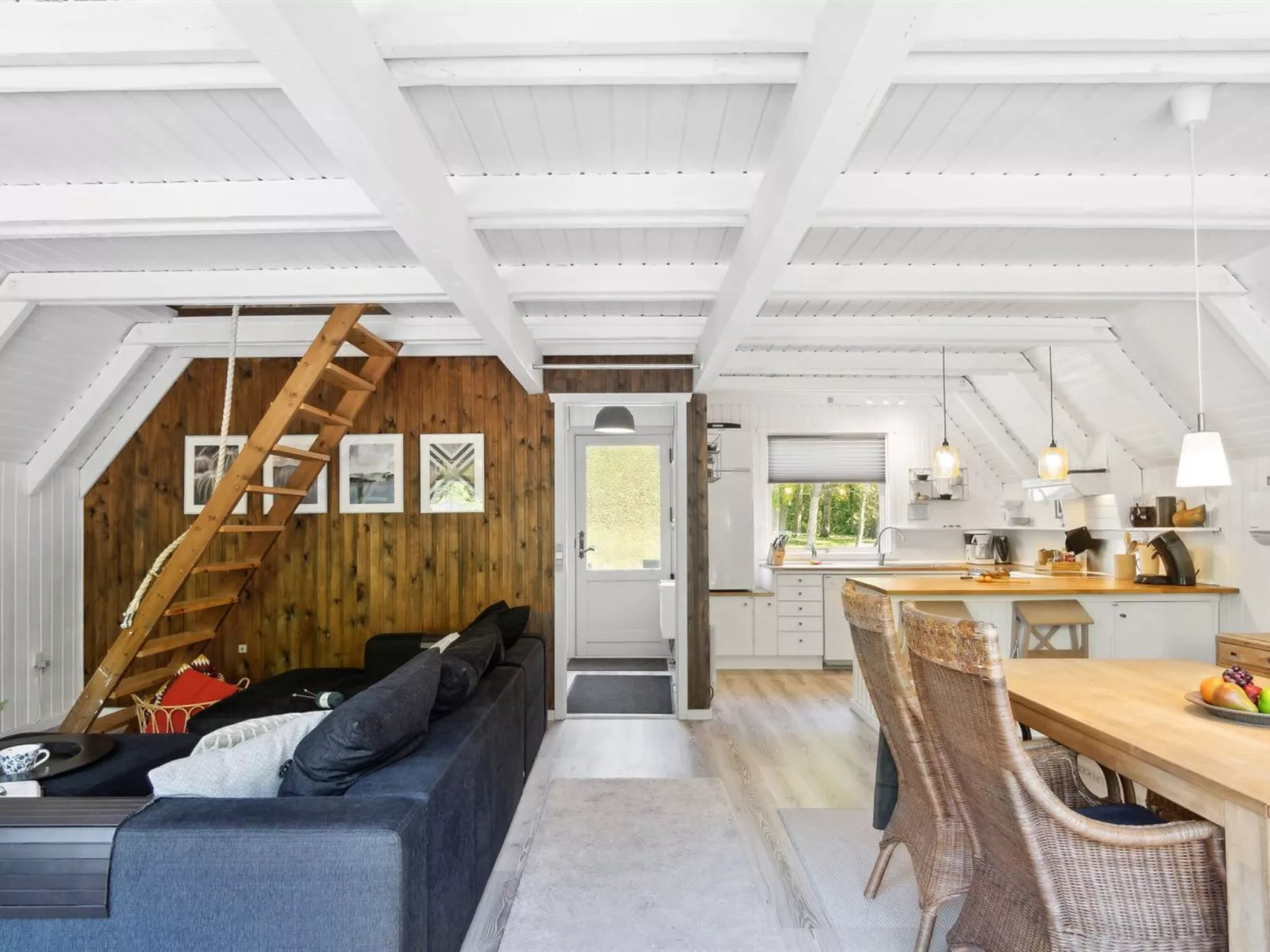 "Jütte" - 2km to the fjord-Inside