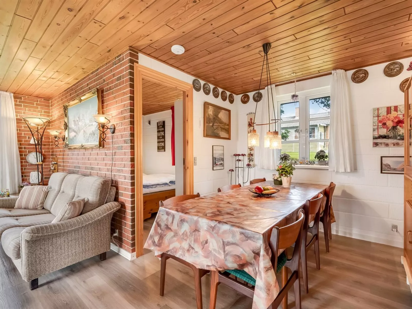 "Tuki" - 700m to the fjord-Inside