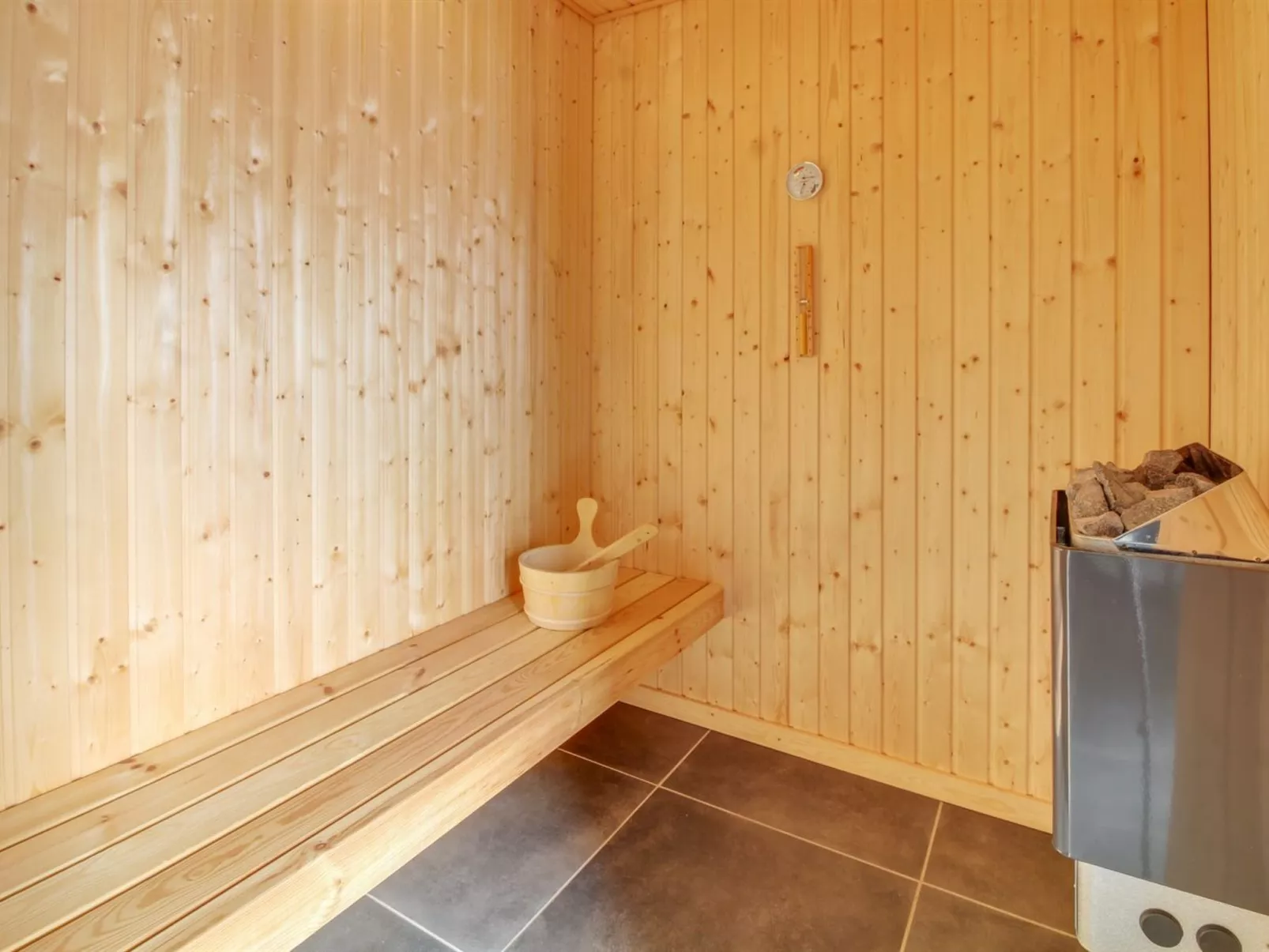 "Yakari" - 300m from the sea-Inside