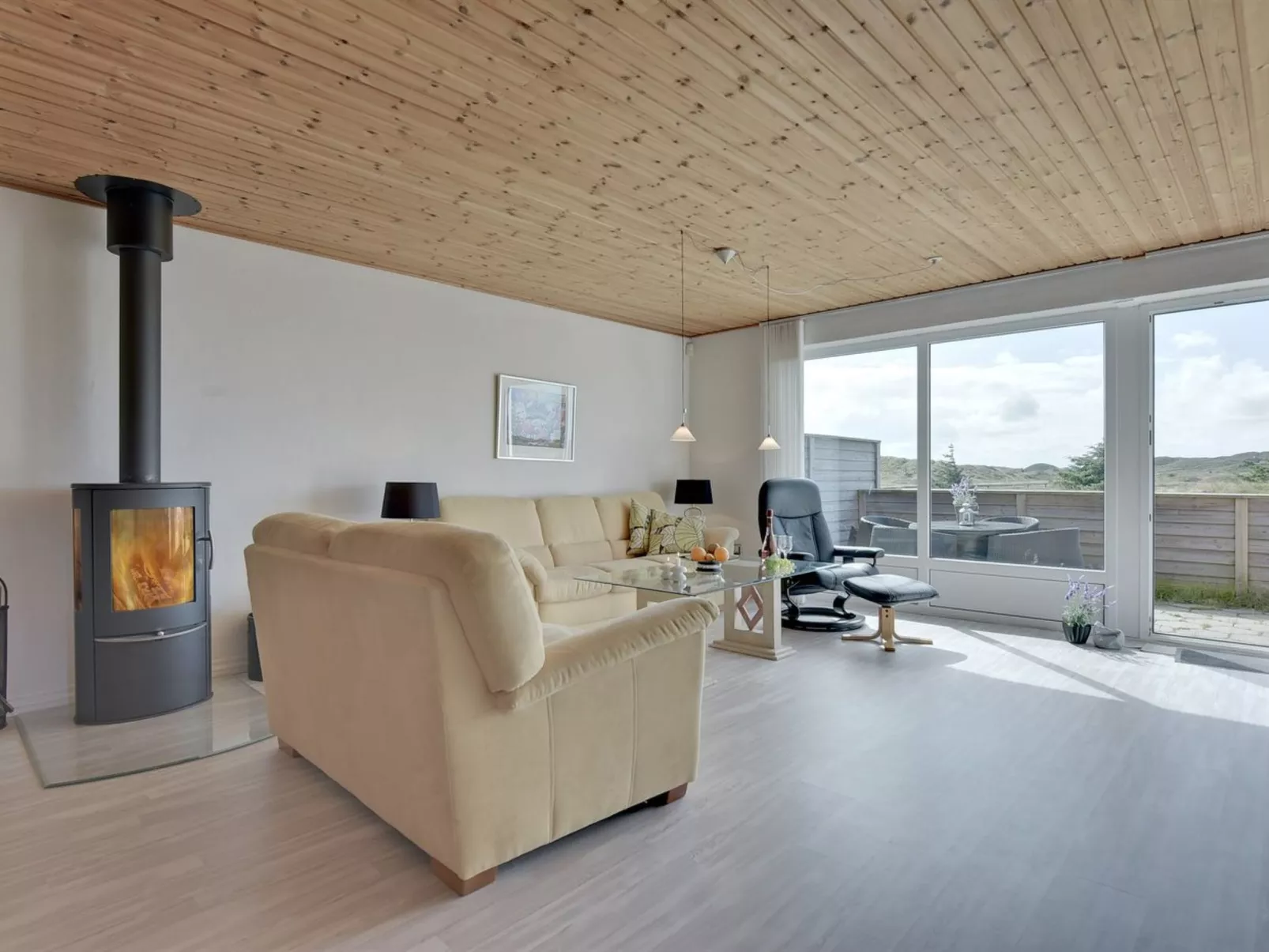 "Dorothea" - 450m to the fjord-Drinnen