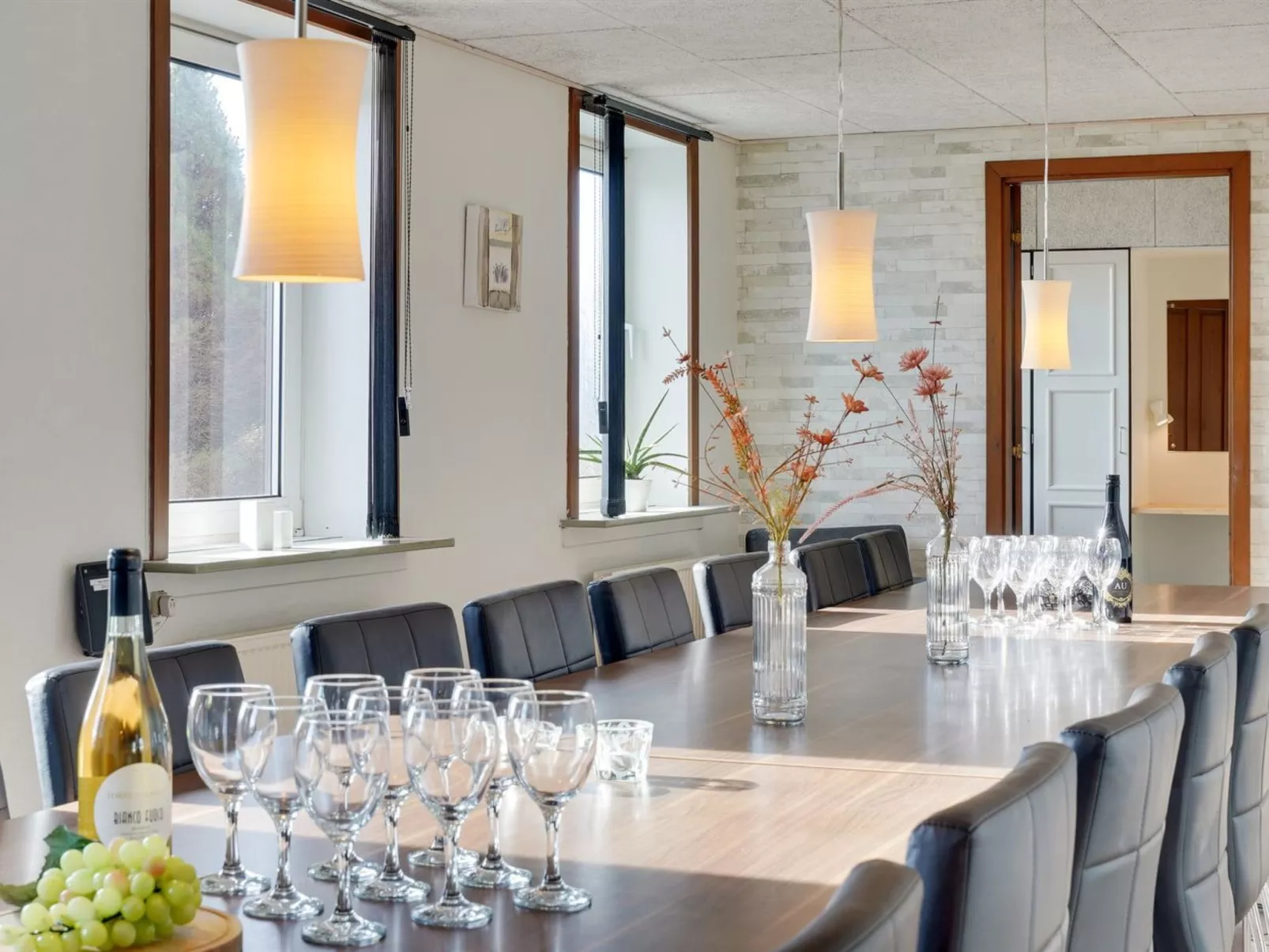 "Rahild" - 2km to the fjord-Inside