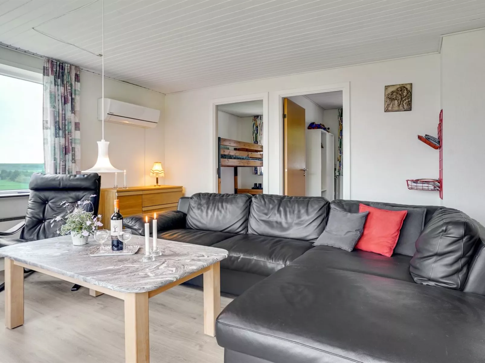 "Ephra" - 250m to the fjord-Drinnen