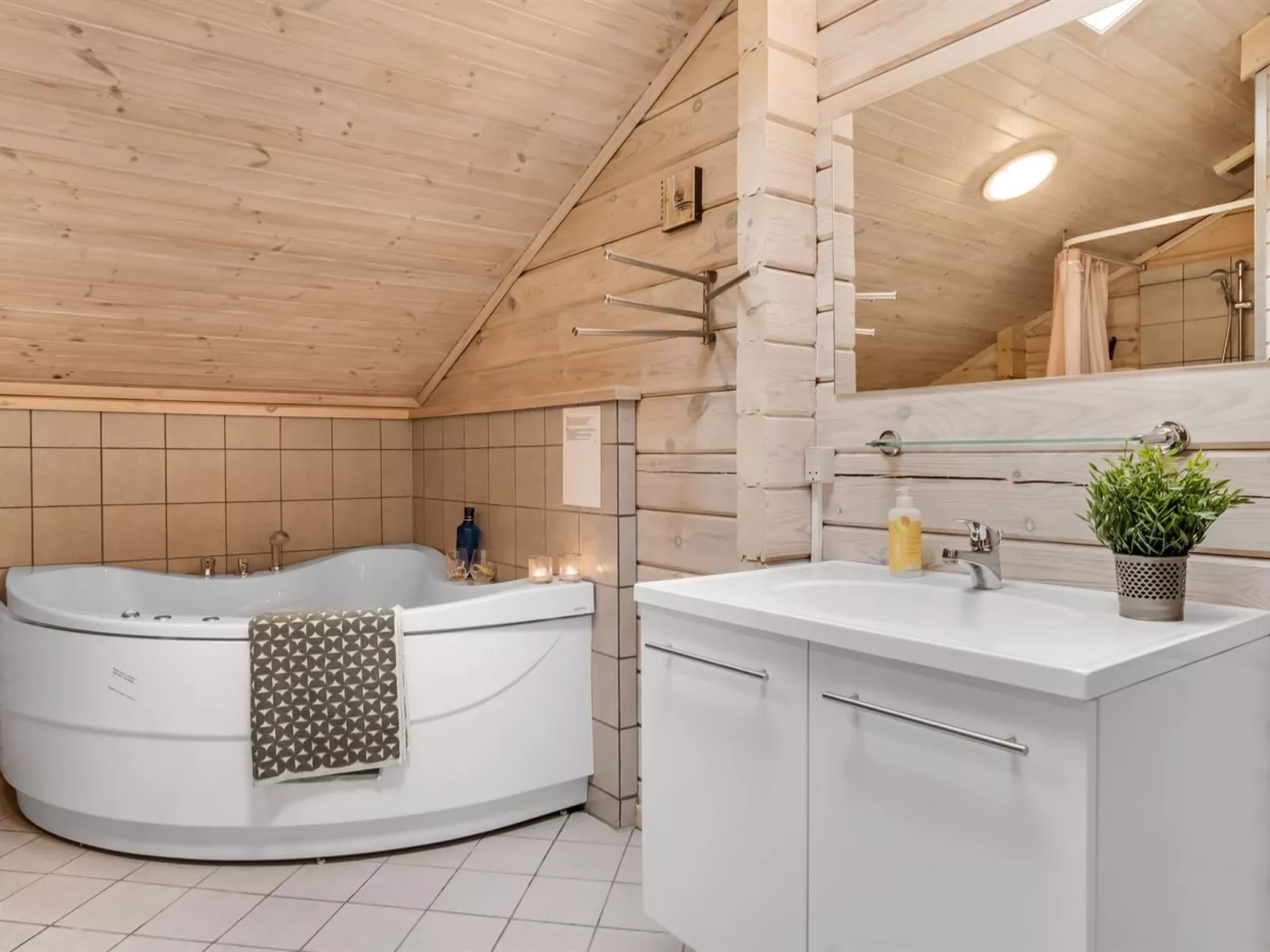 "Tanas" - 2km from the sea-Drinnen