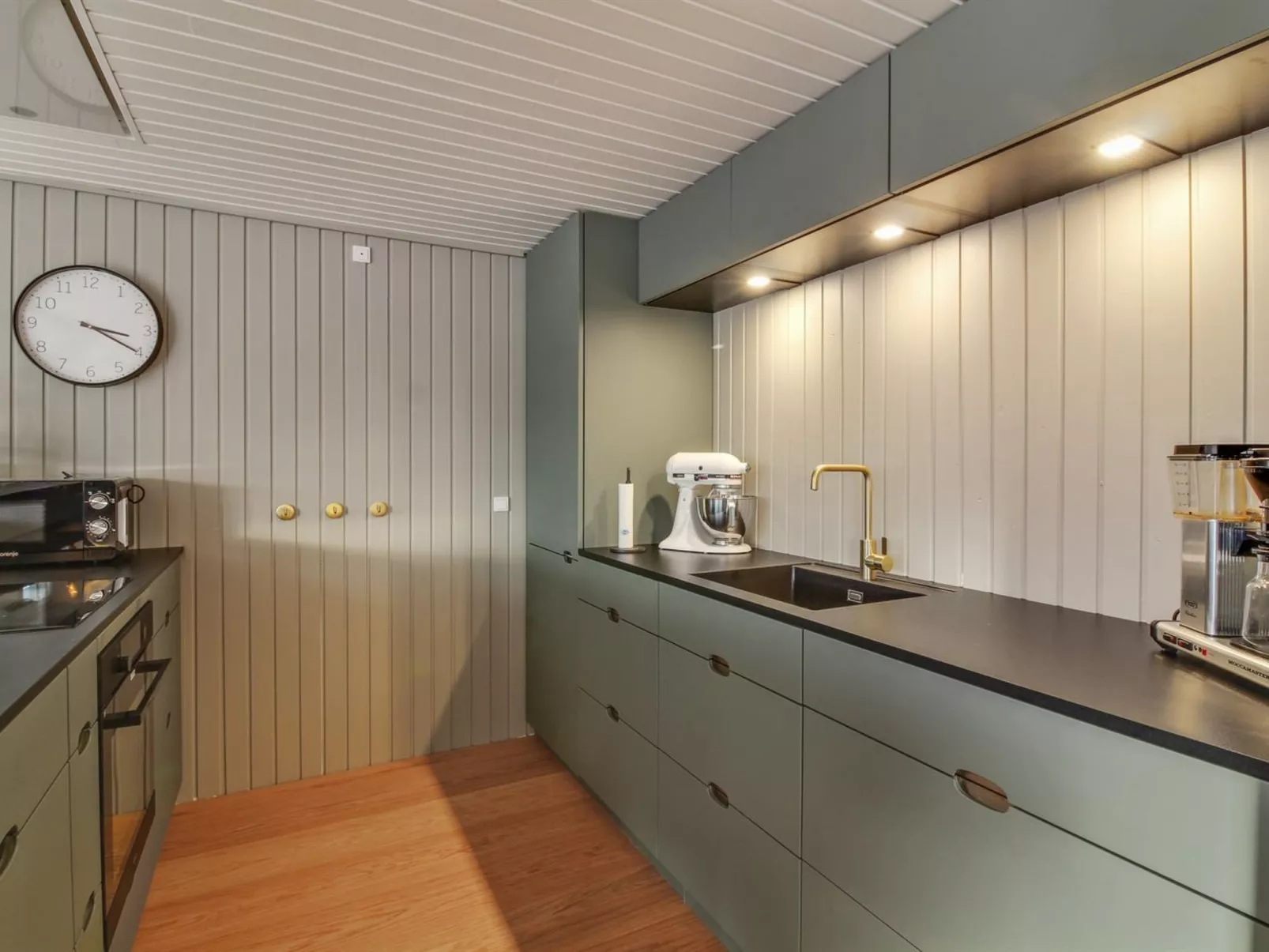 "Rutha" - 45m from the sea-Drinnen