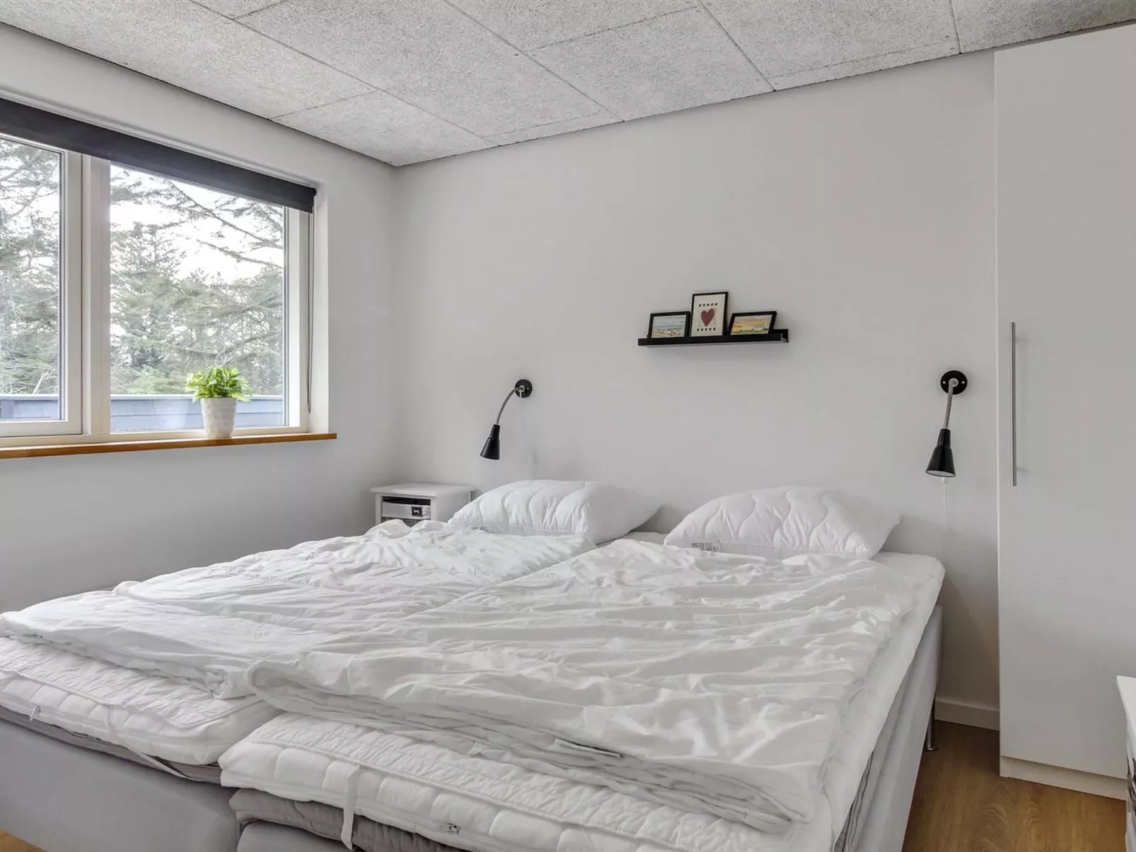 "Minna" - 975m from the sea-Dedans