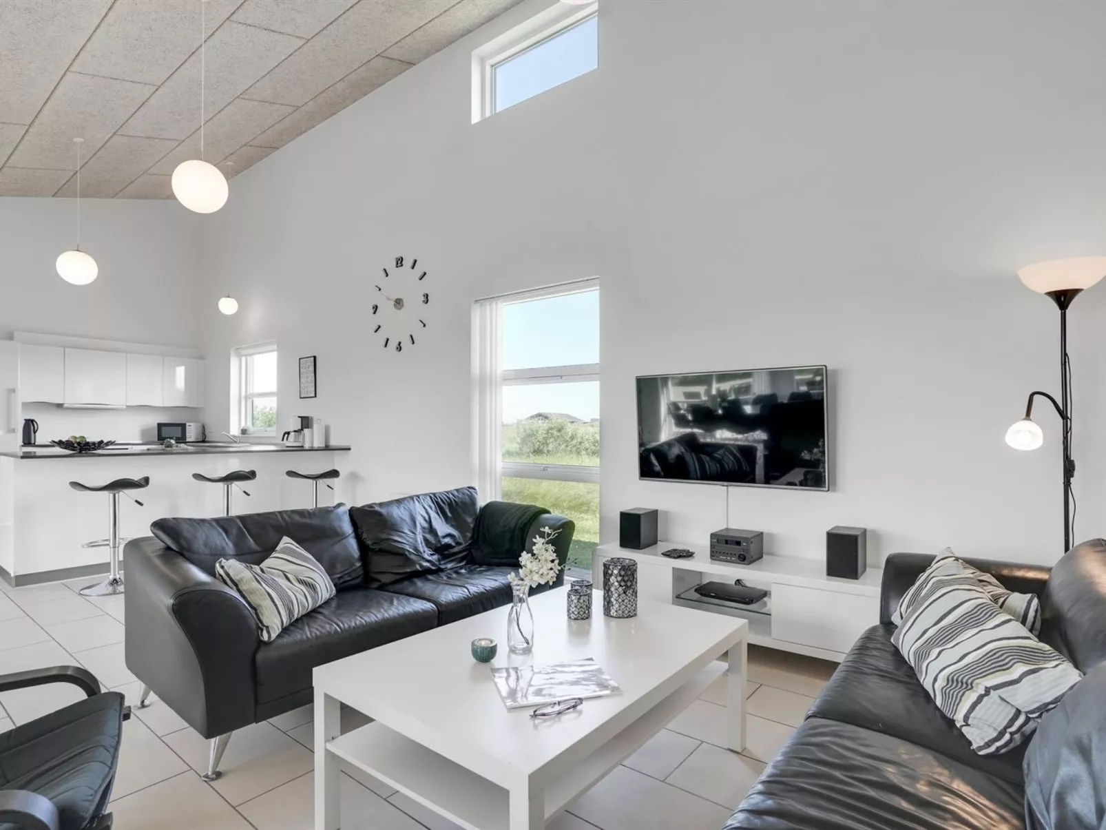 "Vitori" - 800m from the sea-Inside