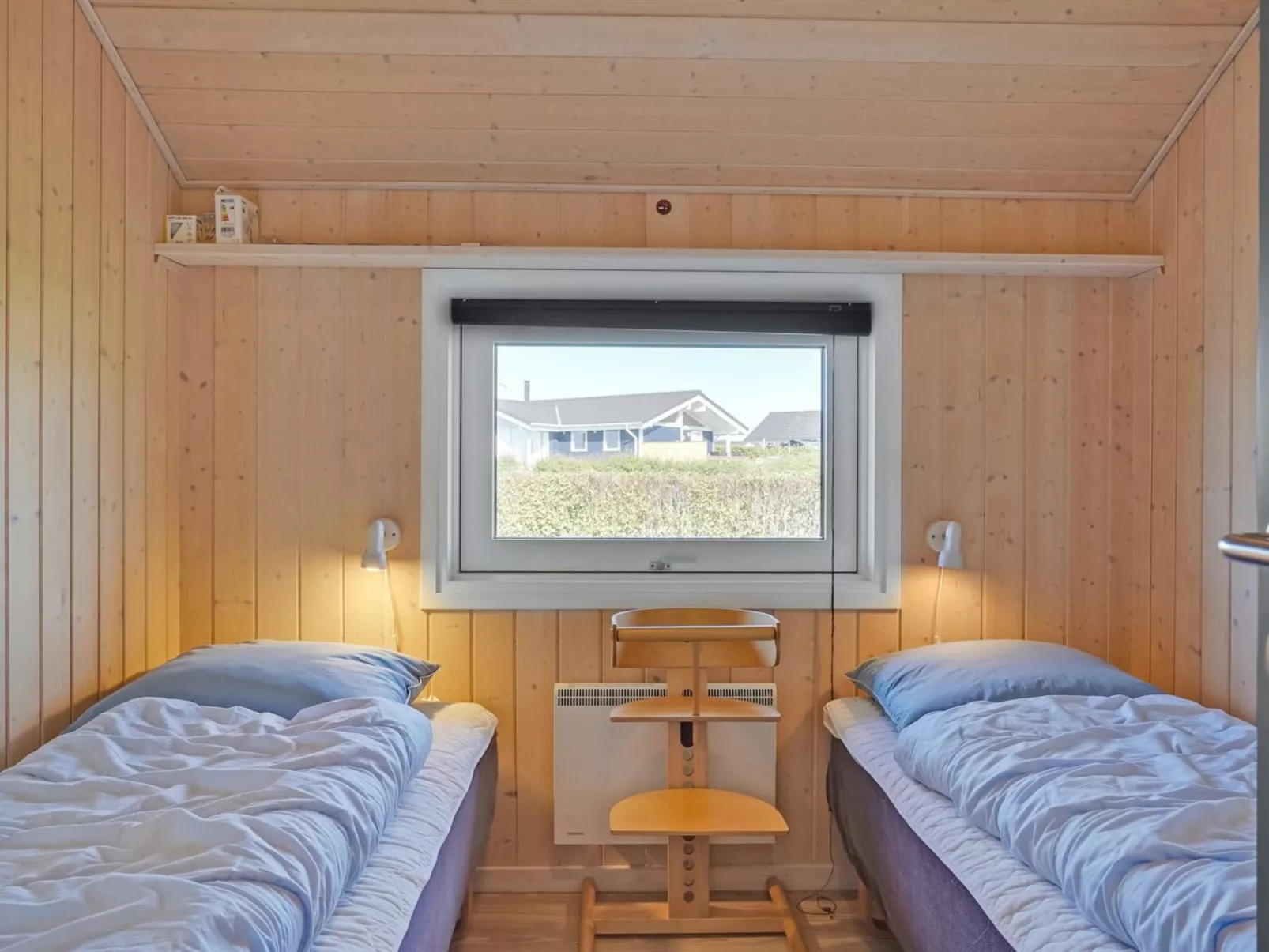 "Brynjolf" - 350m to the fjord-Inside