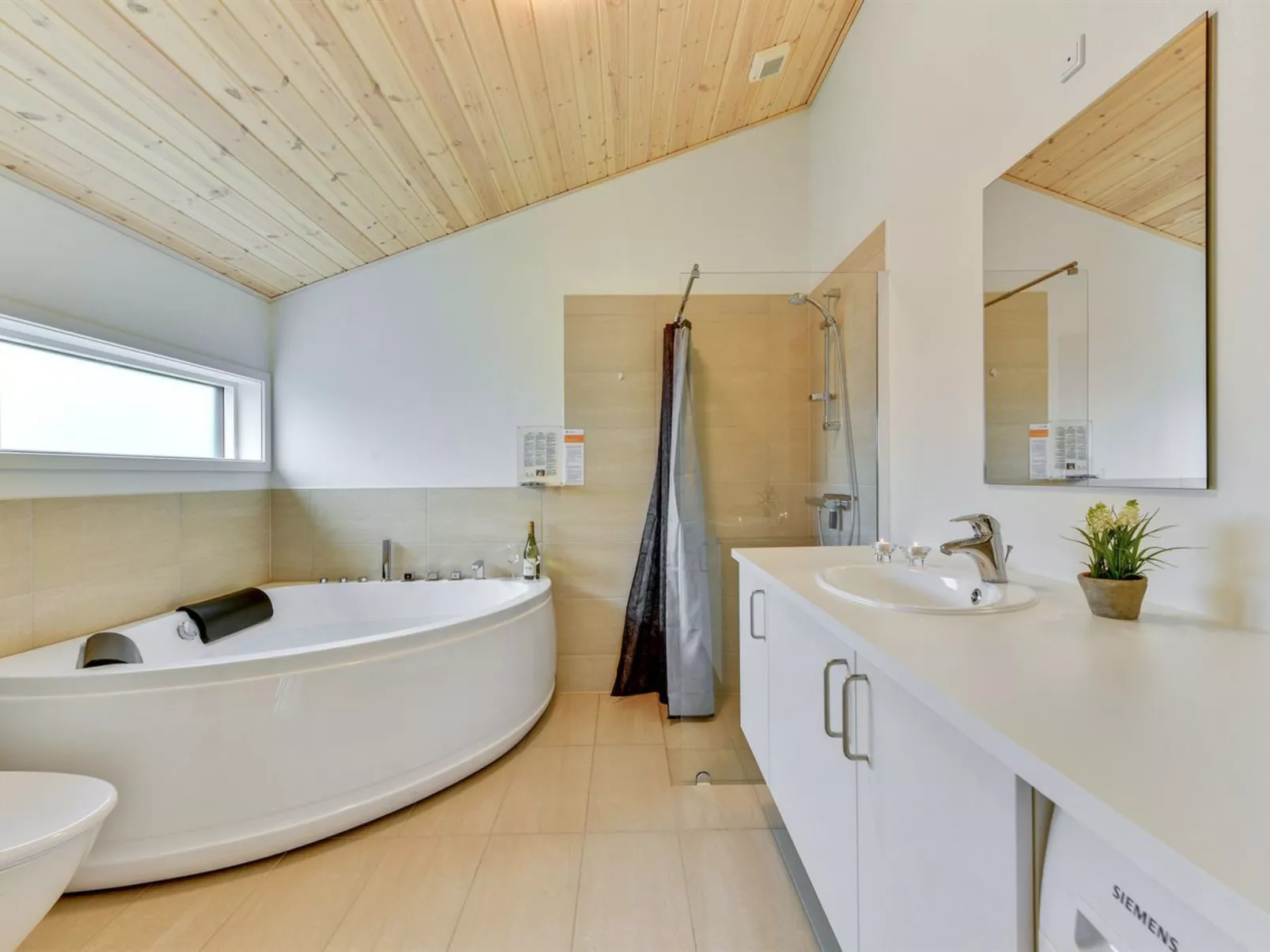 "Tindra" - 30m to the fjord-Dedans