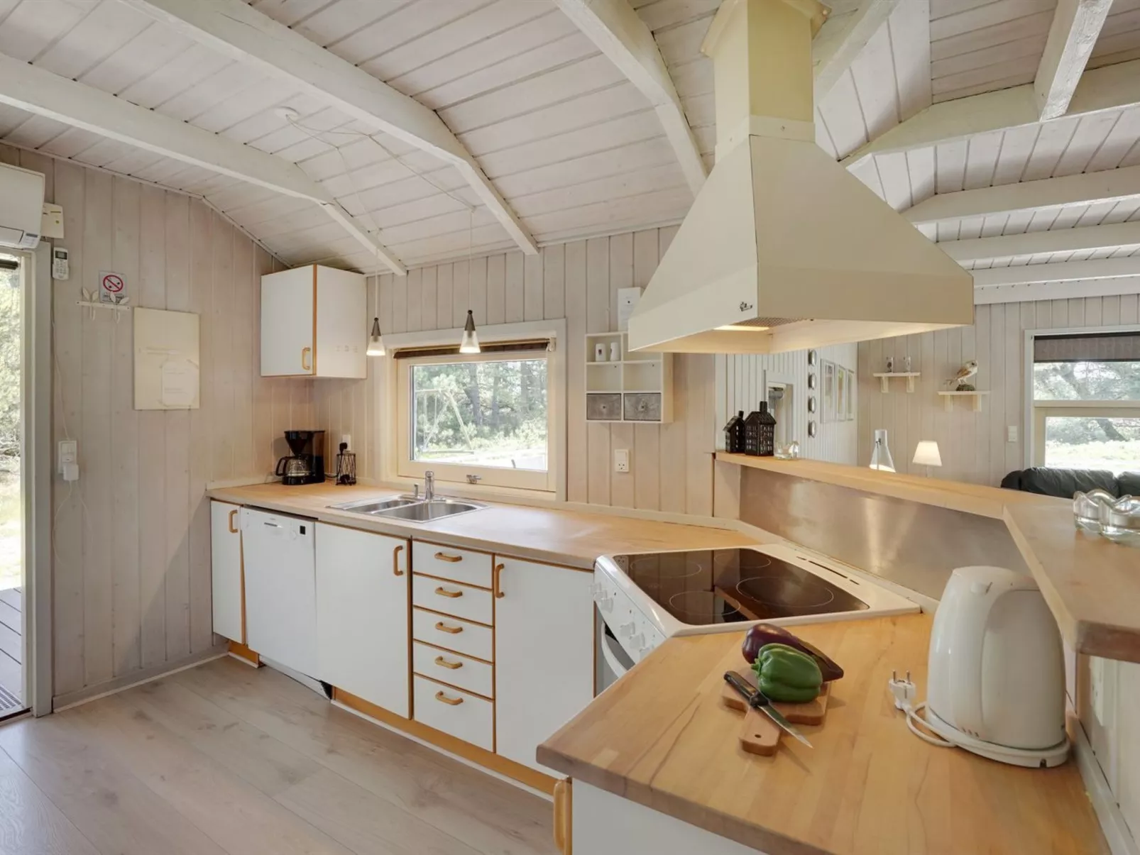 "Lin" - 2.9km from the sea-Dedans