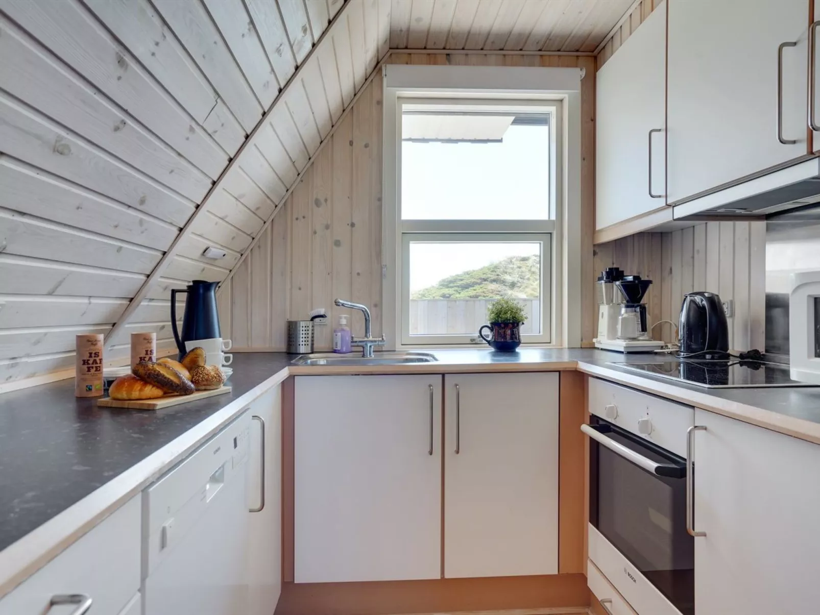 "Viona" - 350m from the sea-Inside