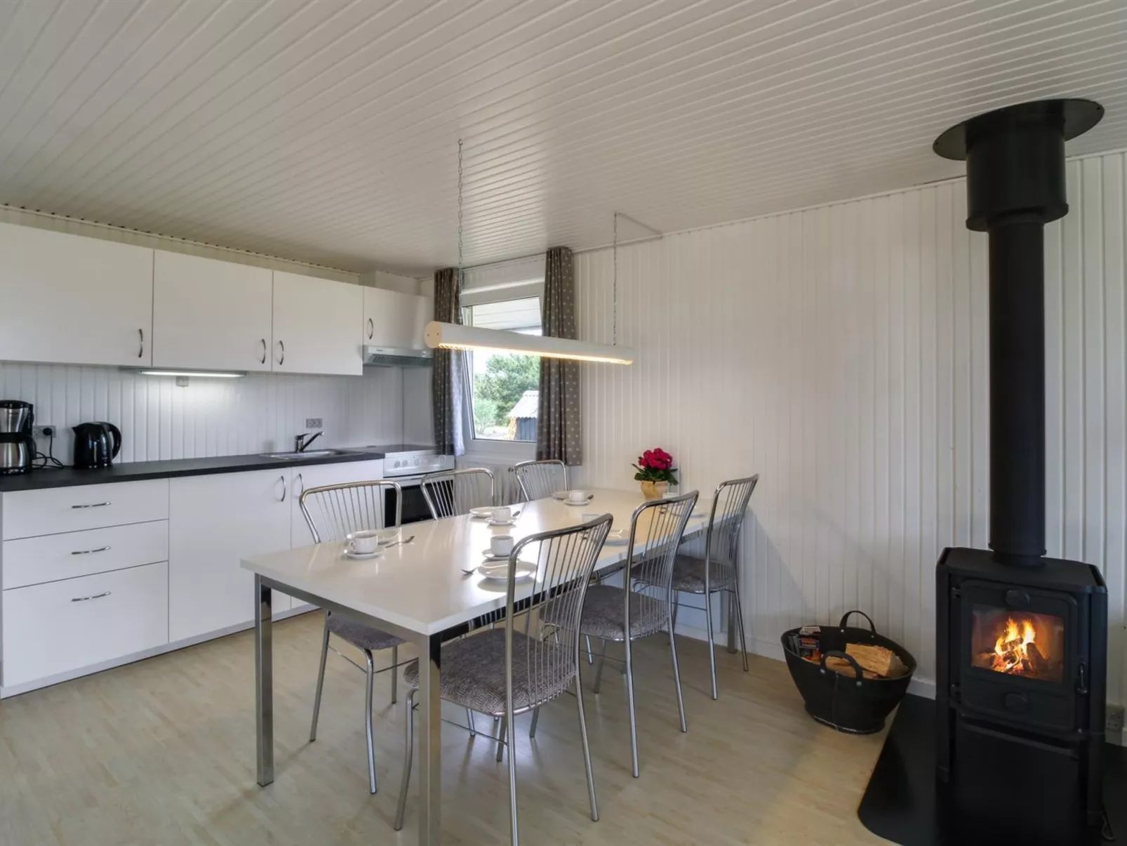 "Berndt" - 50m from the sea-Inside