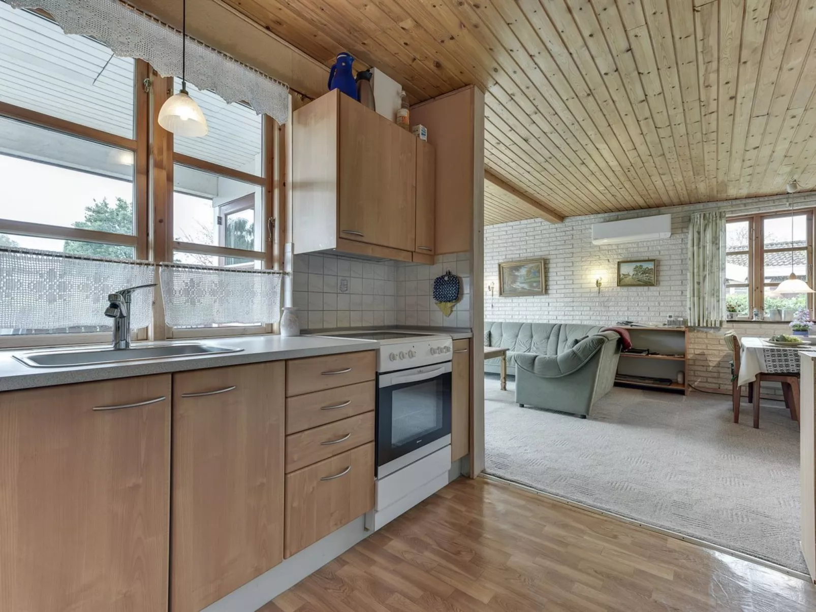 "Heralde" - 250m from the sea-Drinnen