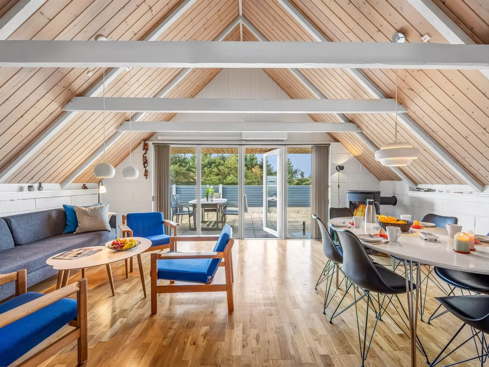 "Hemfrith" - 800m to the fjord-Dedans