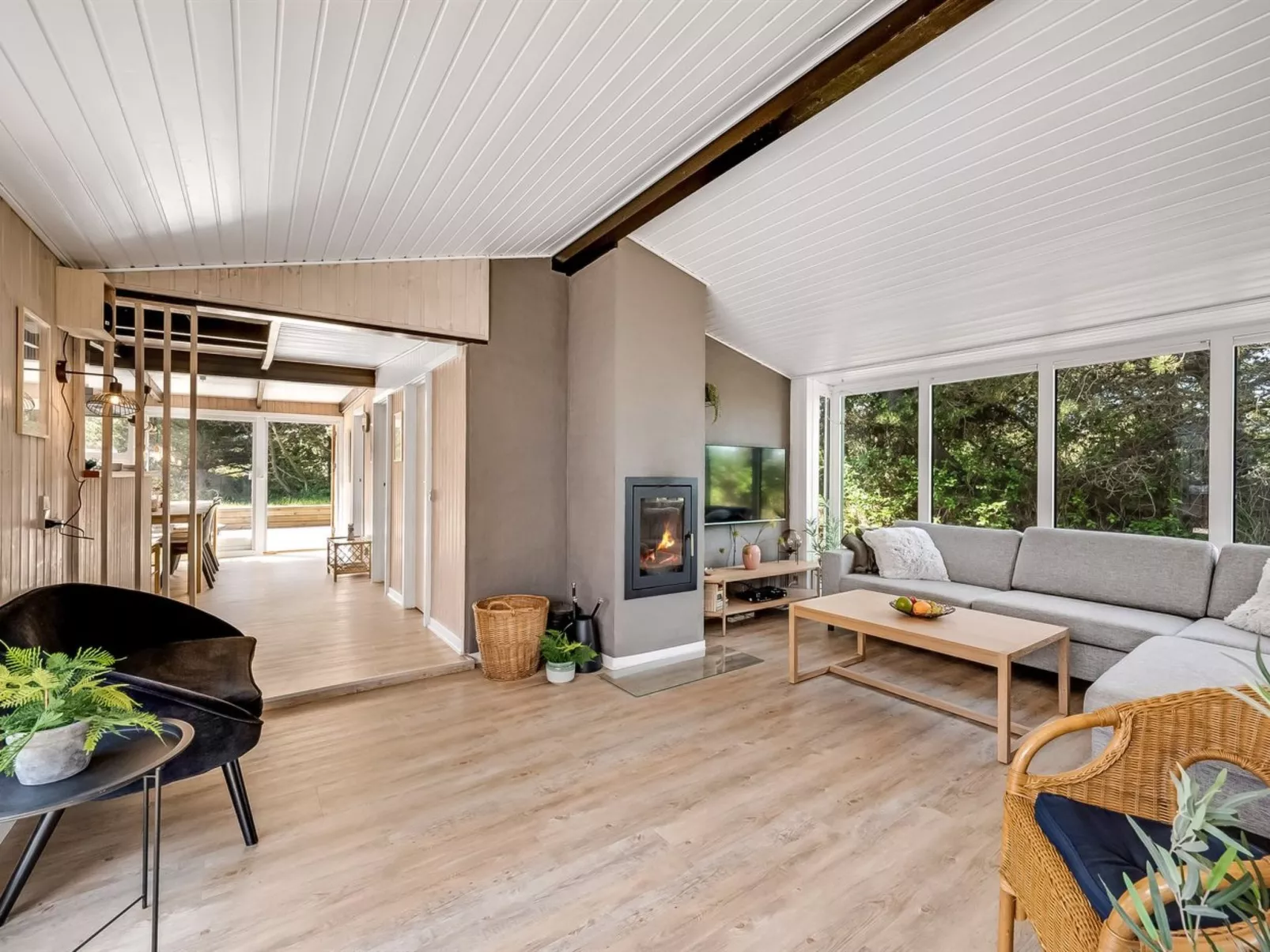 "Finne" - 800m from the sea-Inside