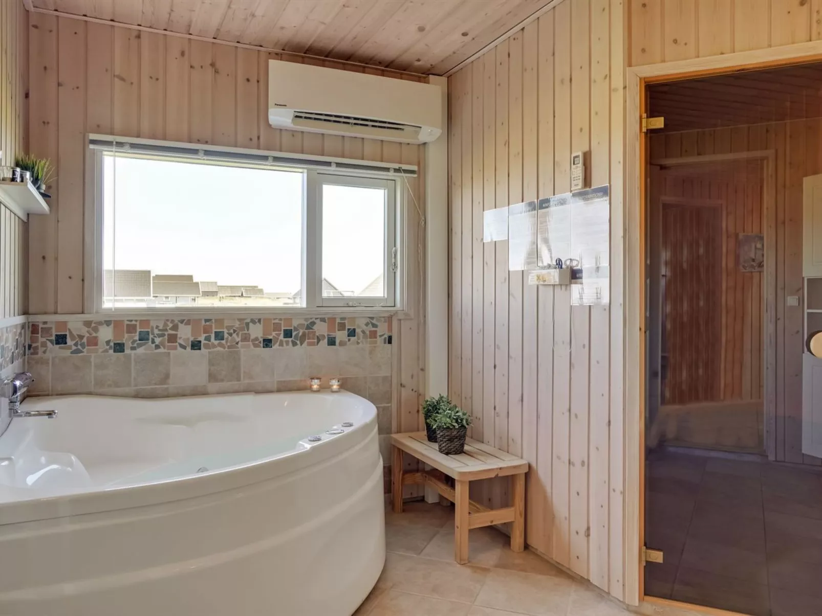 "Hedy" - 150m from the sea-Inside