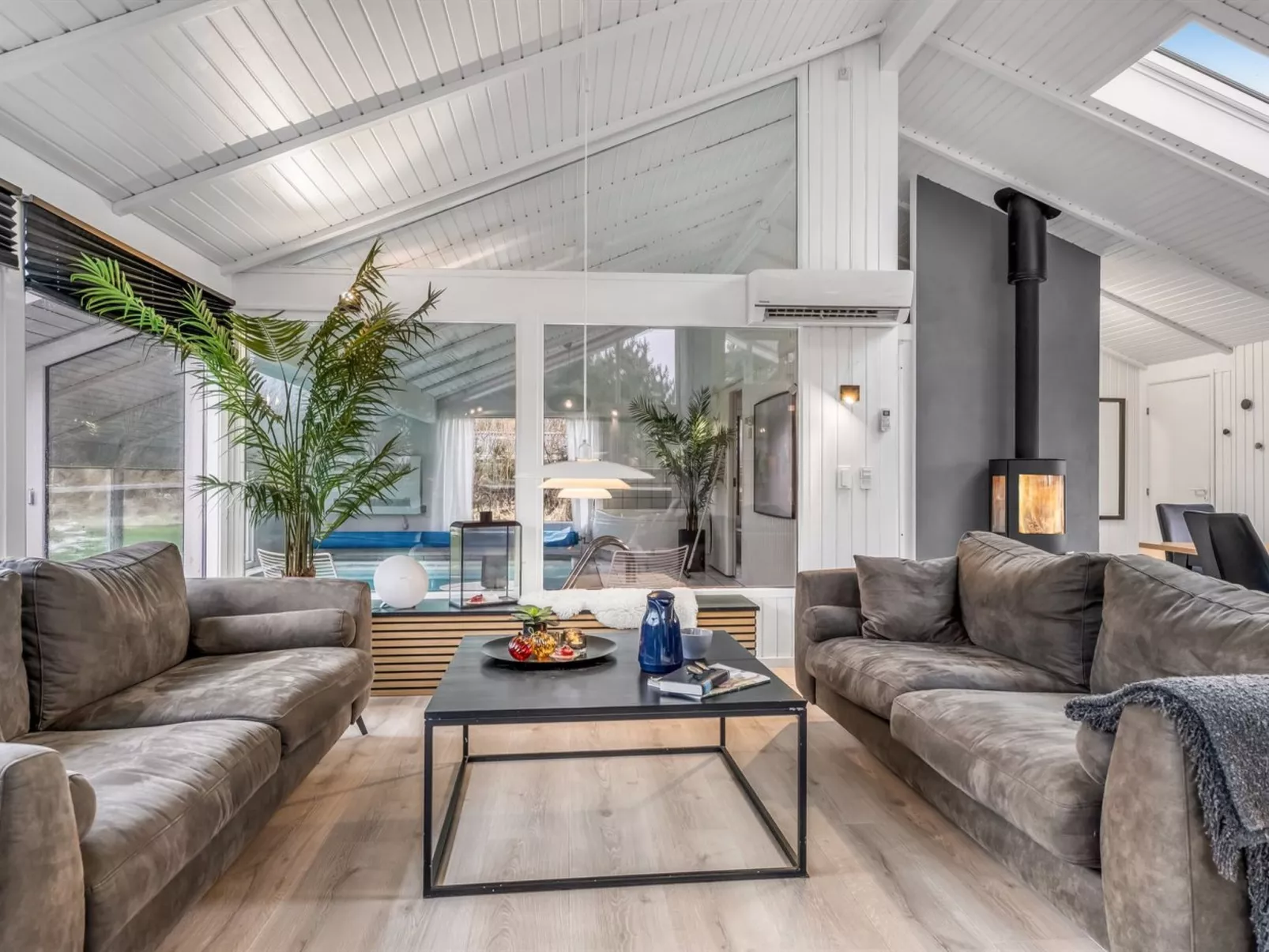 "Blondine" - 940m from the sea-Dedans