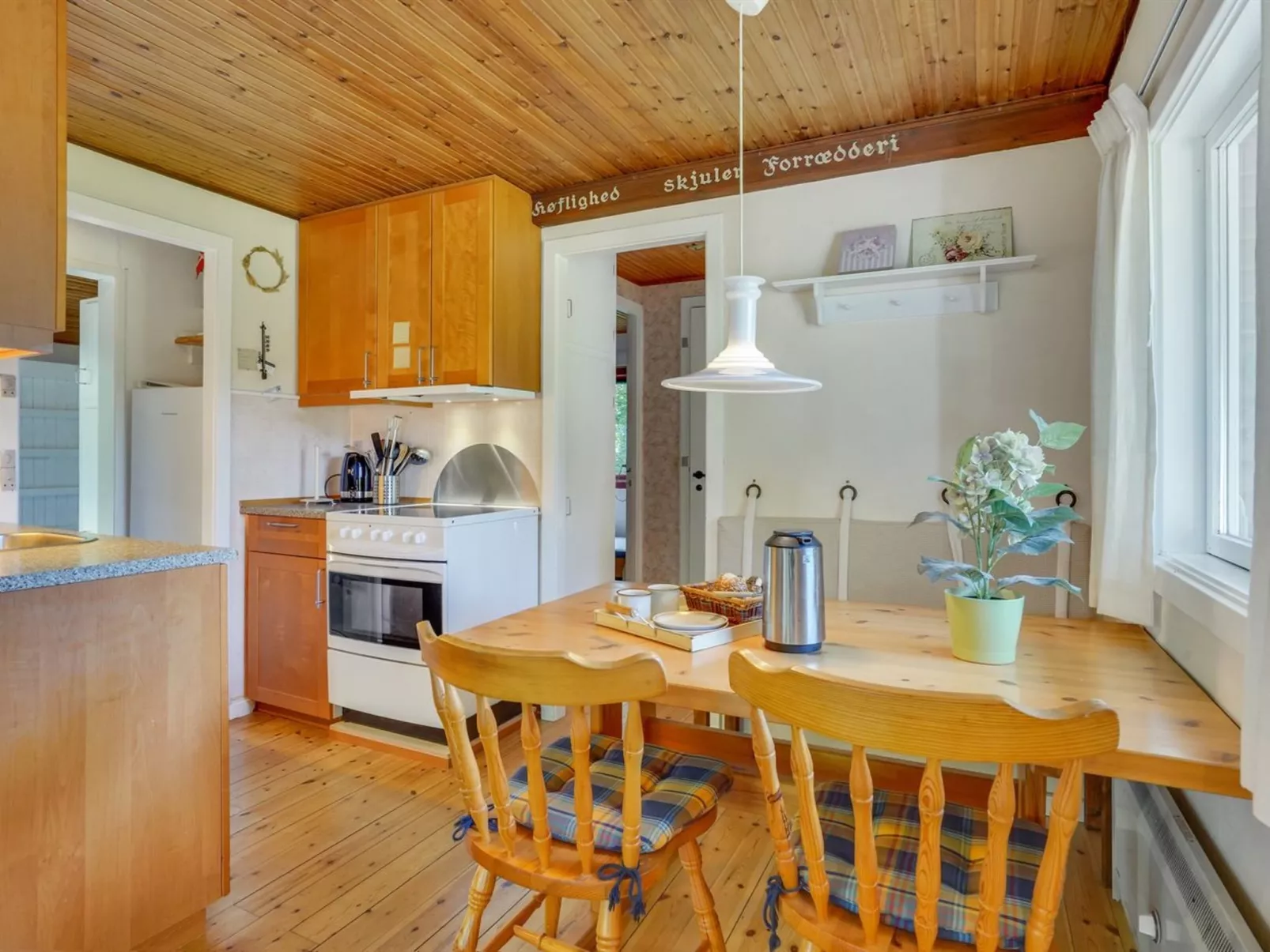 "Rahilka" - 700m from the sea-Inside