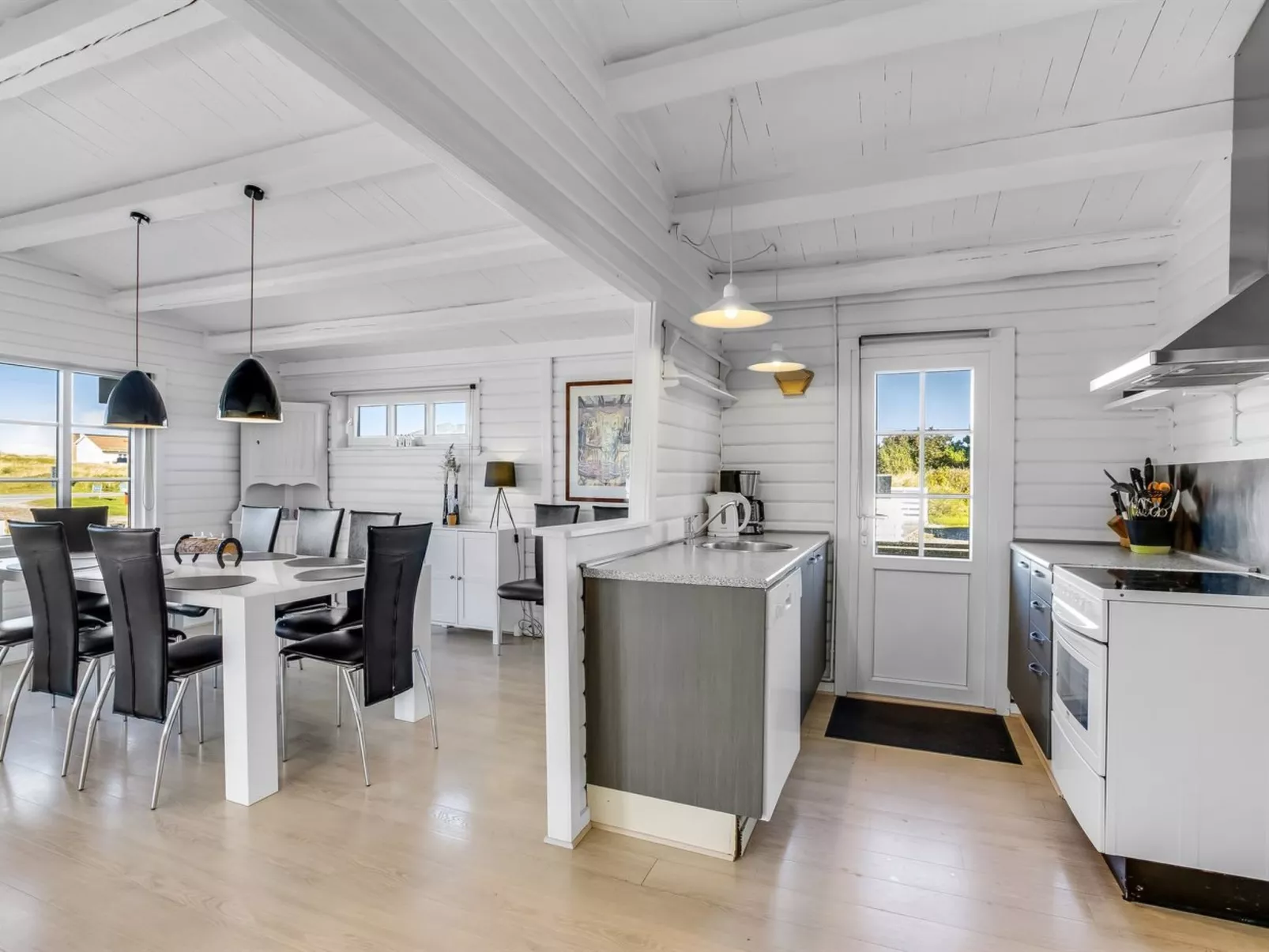 "Aika" - 500m from the sea-Drinnen