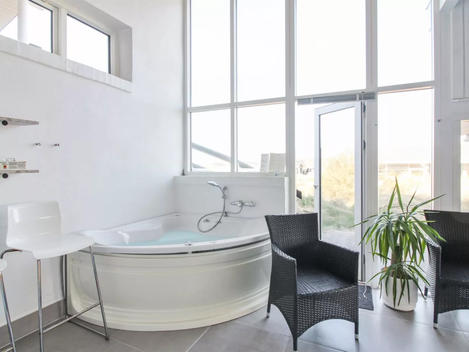 "Judeth" - 300m from the sea-Dedans