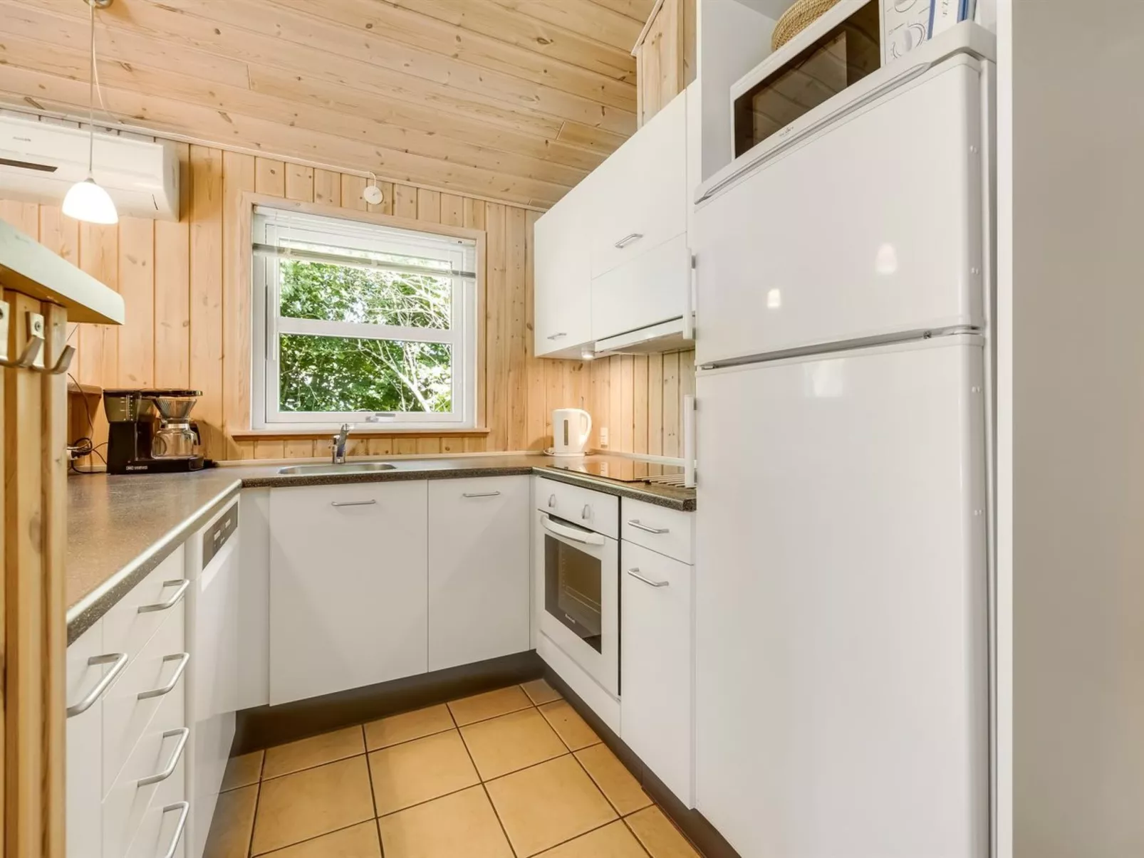 "Thorketil" - 1.1km from the sea-Inside