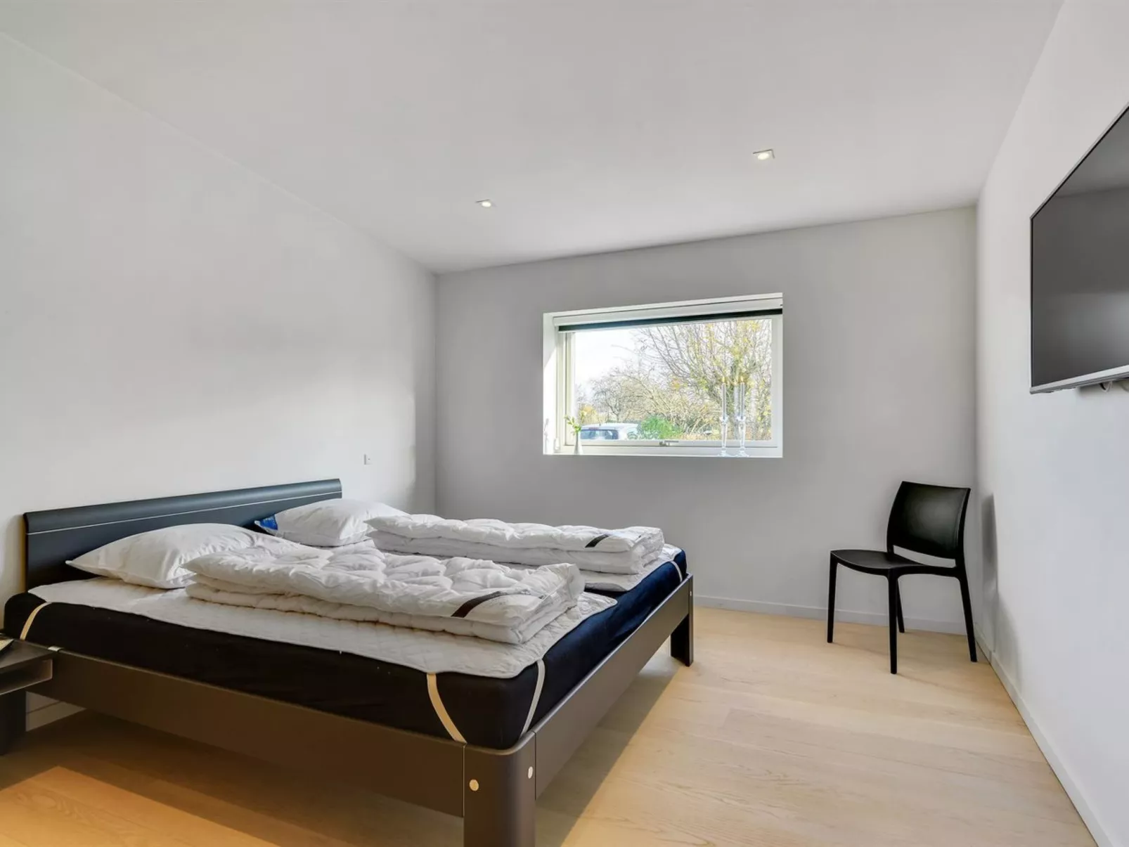 "Ermelinda" - 900m to the fjord-Drinnen