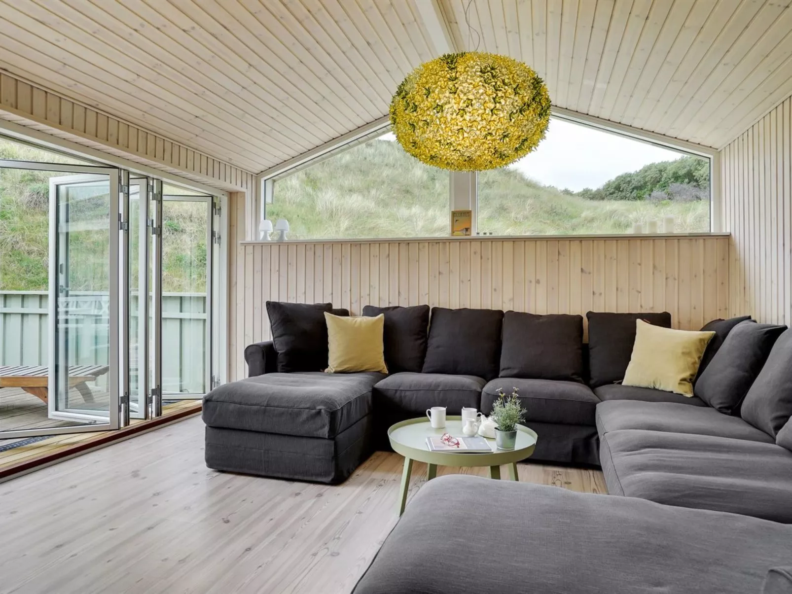 "Erwith" - 50m from the sea-Inside