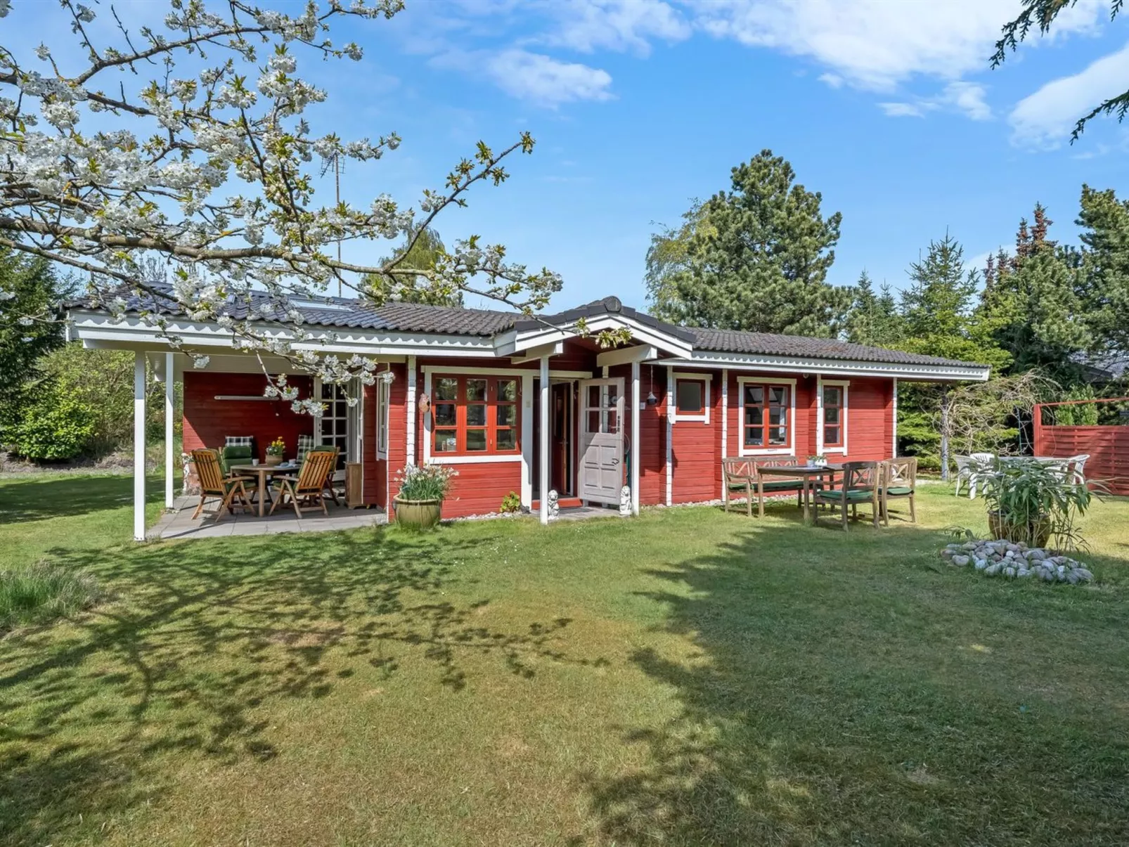 "Berit" - 700m from the sea-Draußen