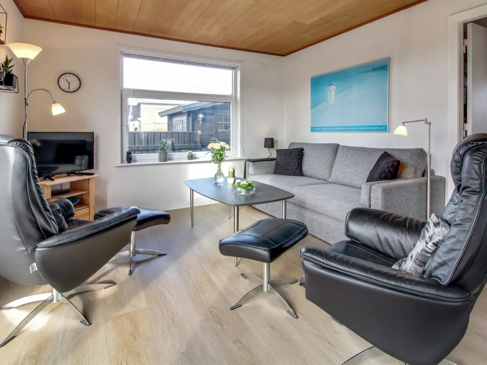 "Pupa" - 500m from the sea-Inside